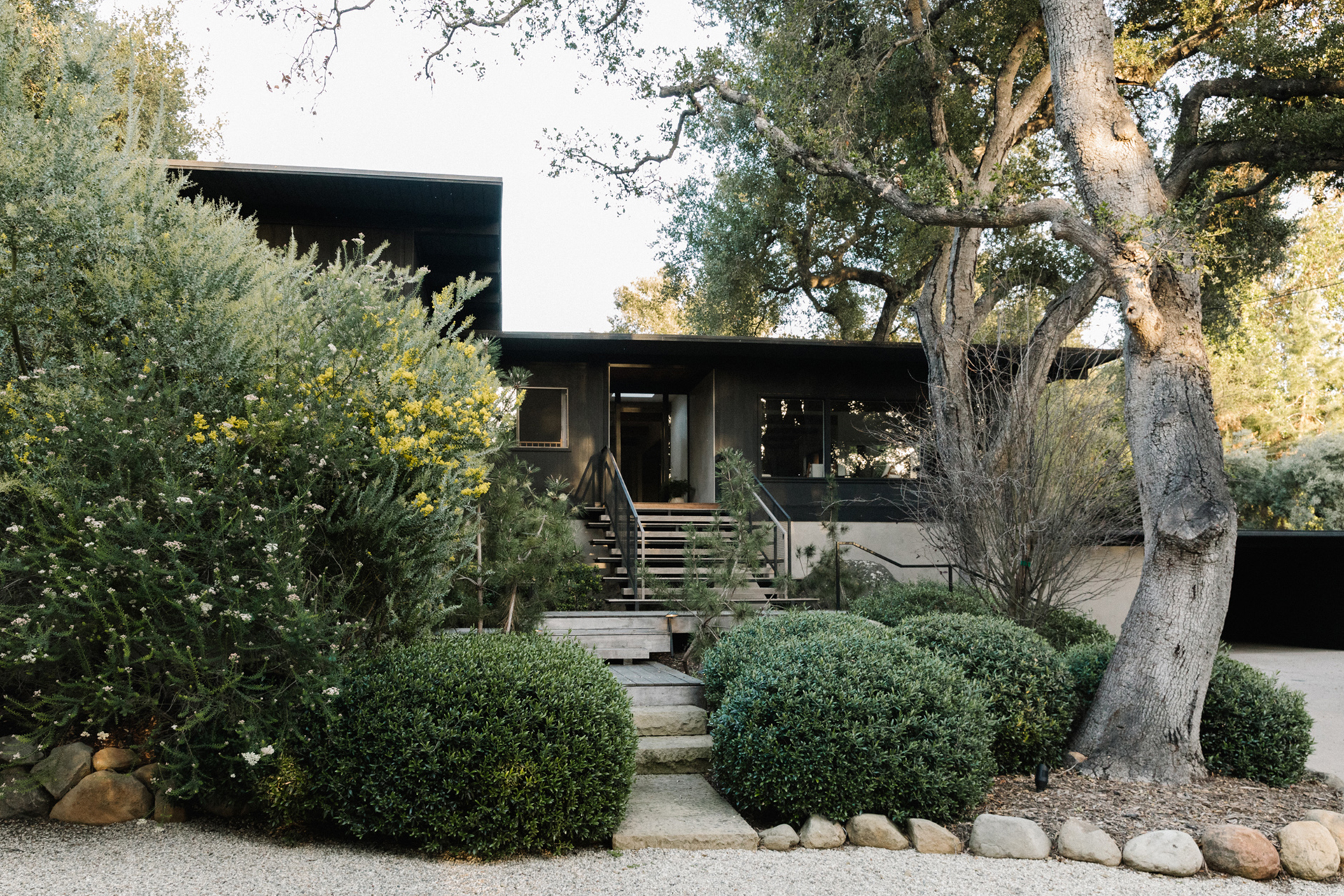 montecito-modern_house_montecito-california-usa_exterior-house.jpg