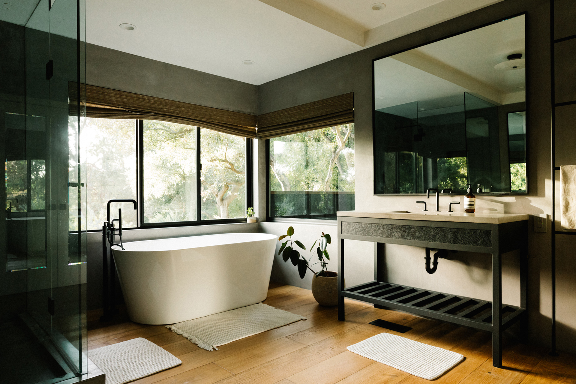 montecito-modern_house_montecito-california-usa_interior-bathroom.jpg