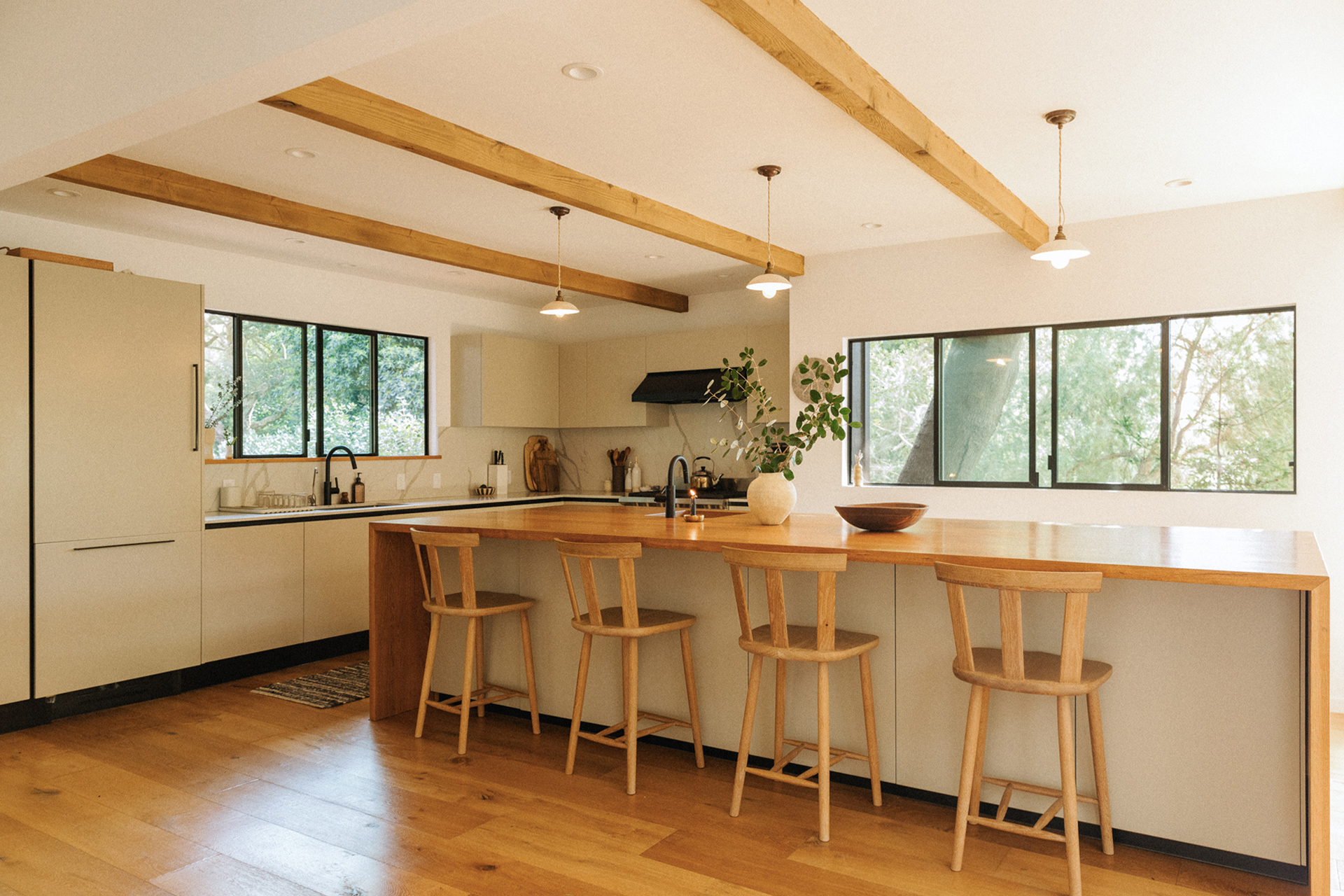 montecito-modern_house_montecito-california-usa_interior-kitchen.jpg