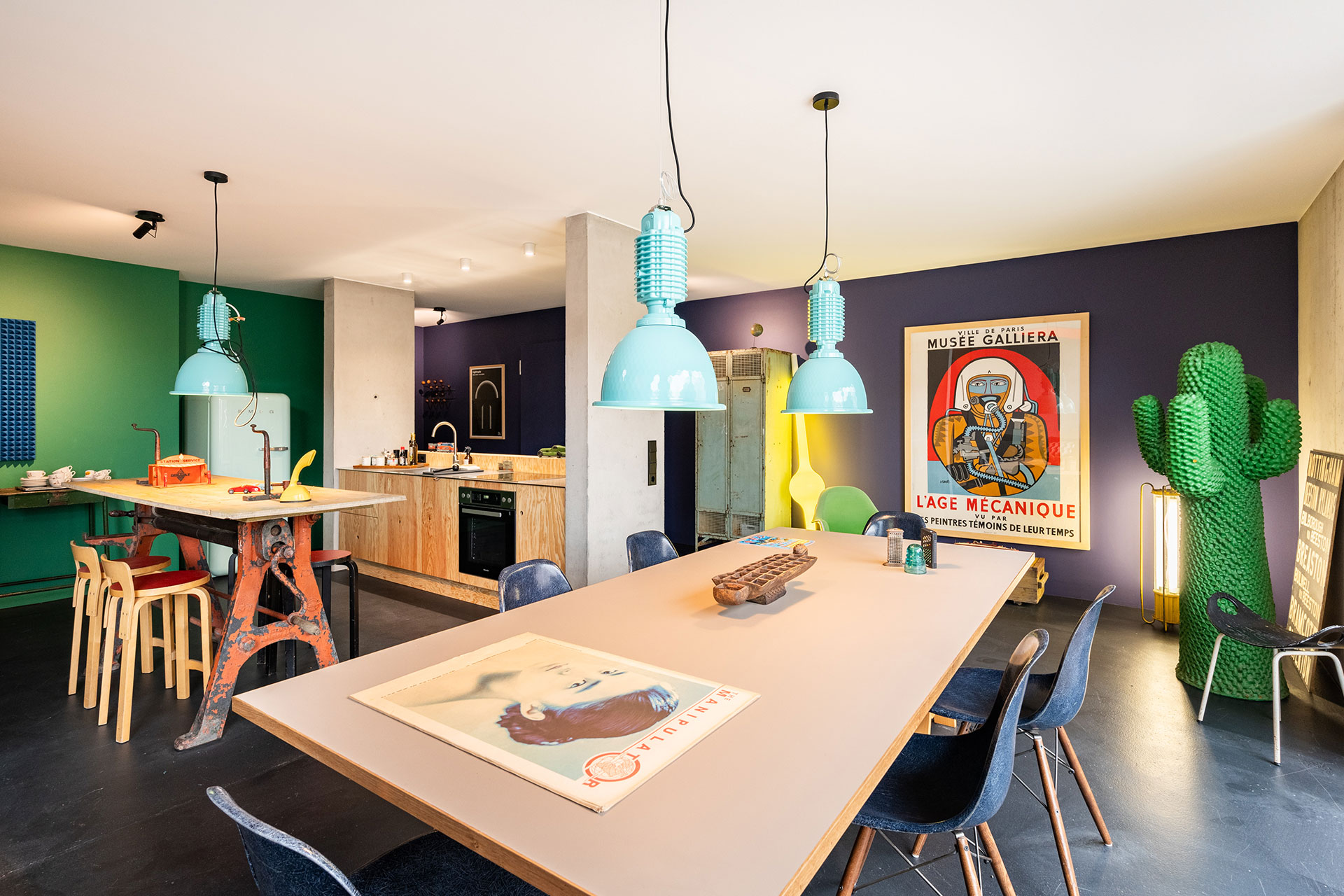 the-collectors-house_house_Gundelfingen-germany_interior-design-table.jpg
