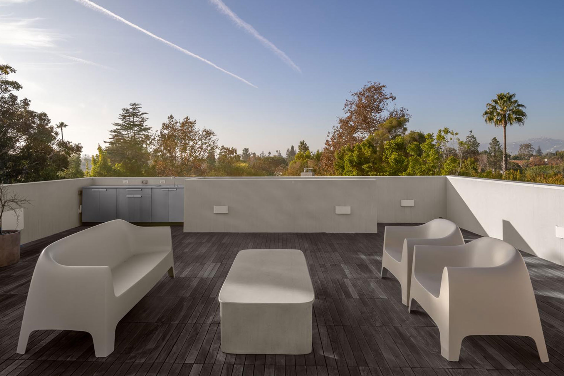 gallery-house_house_los-angeles-california-usa_exterior-terrace-seating.jpg