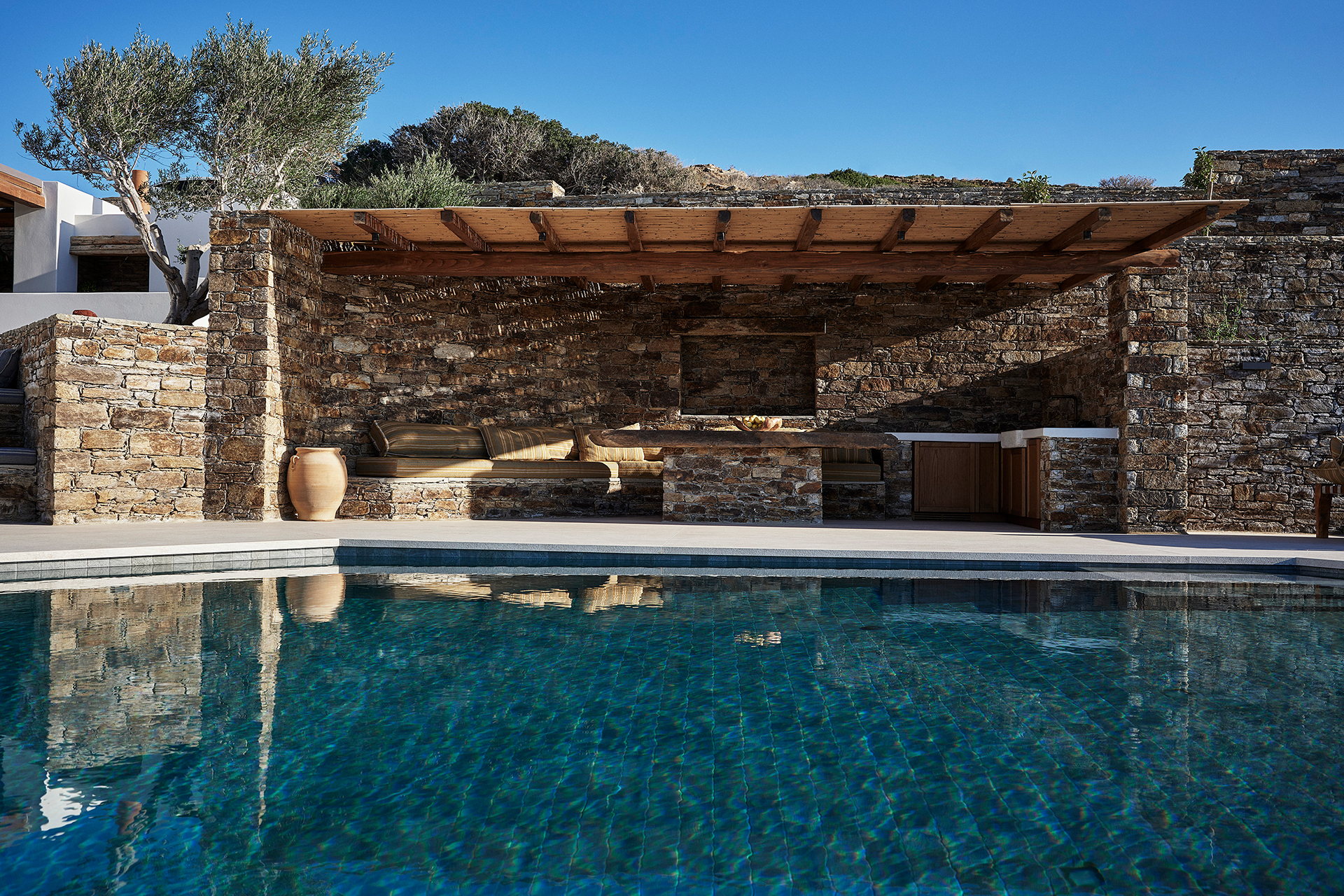 ona_villa_ios-greece_exterior-pool.jpg