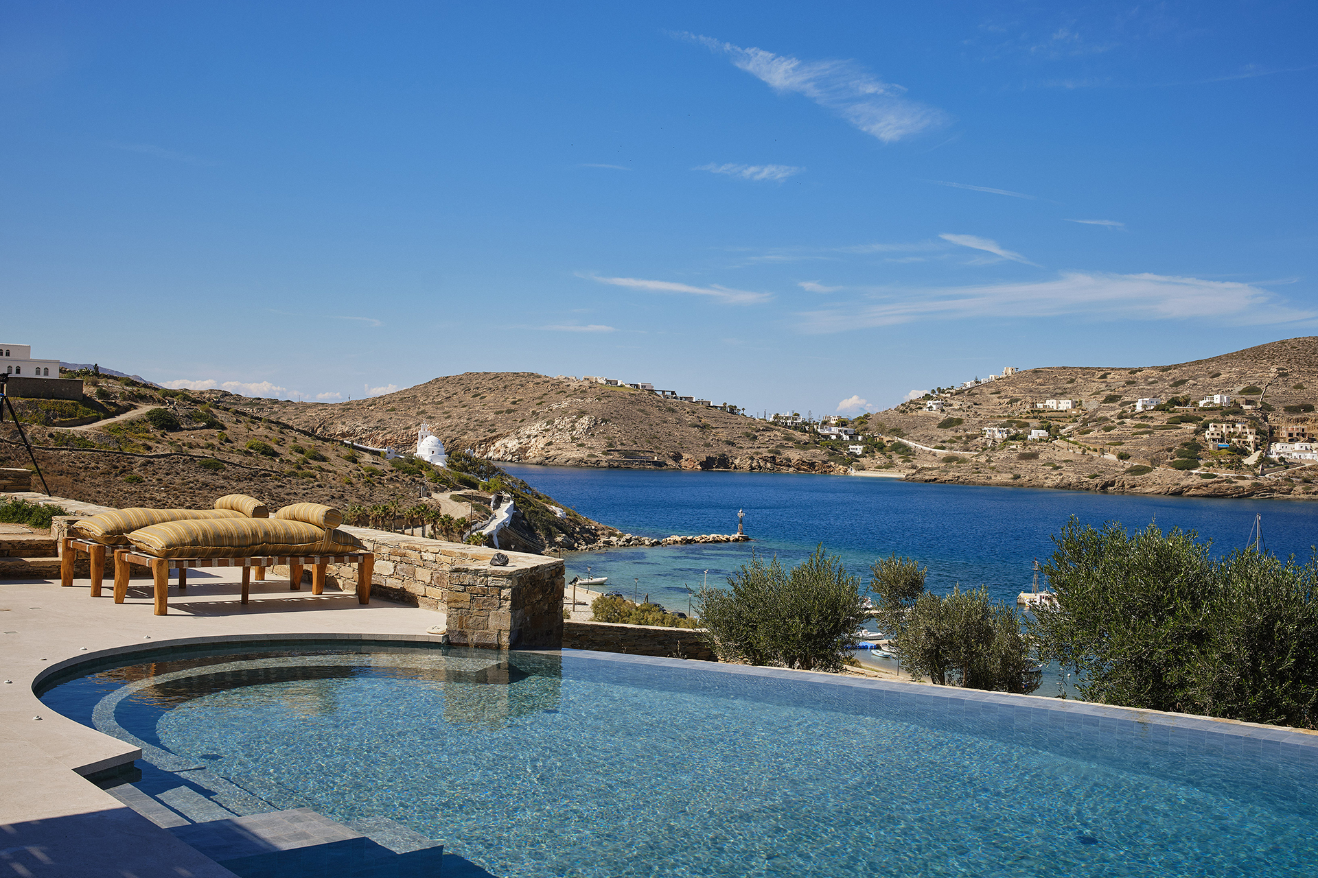 ona_villa_ios-greece_exterior-view.jpg