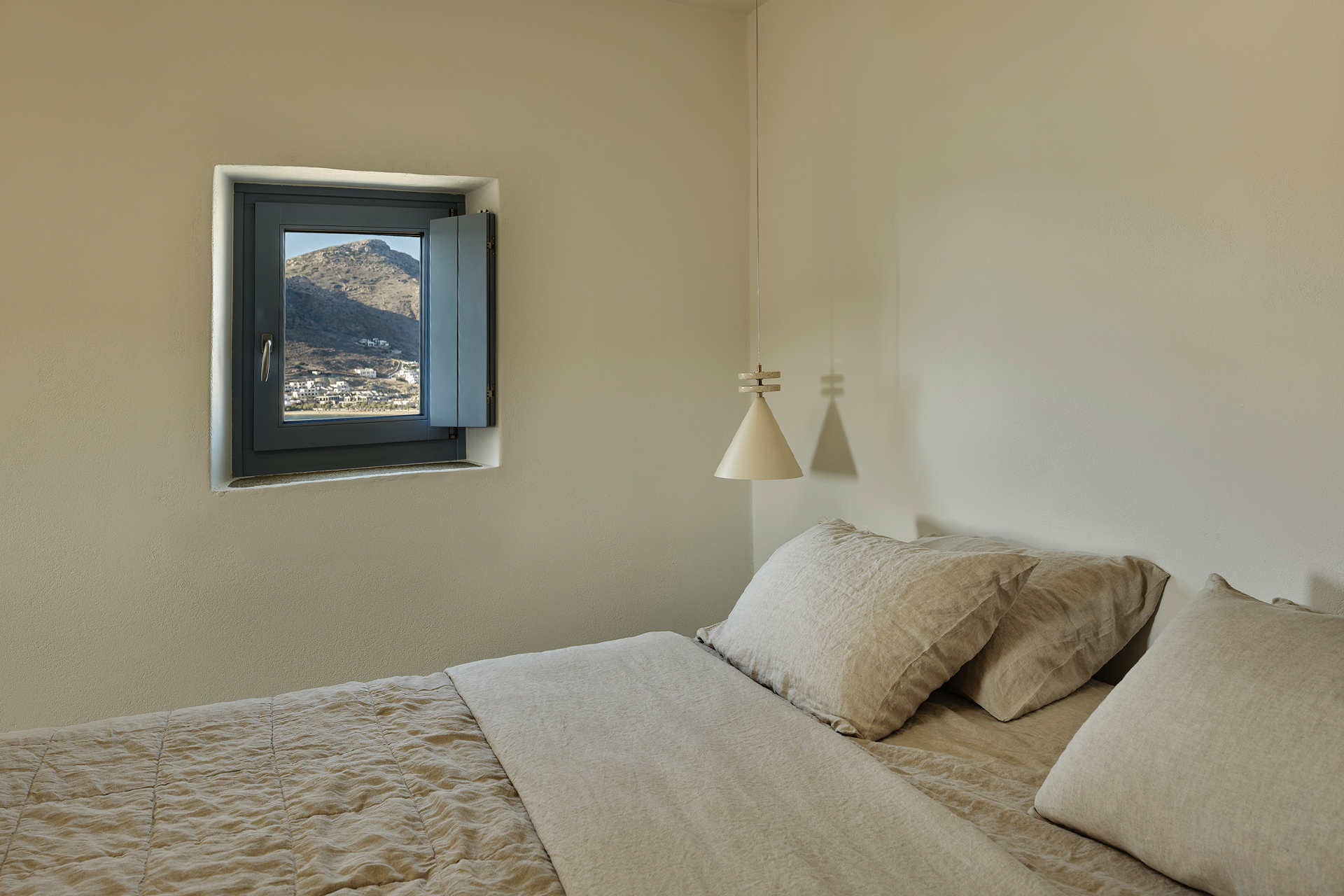 ona_villa_ios-greece_interior-bedroom.jpg