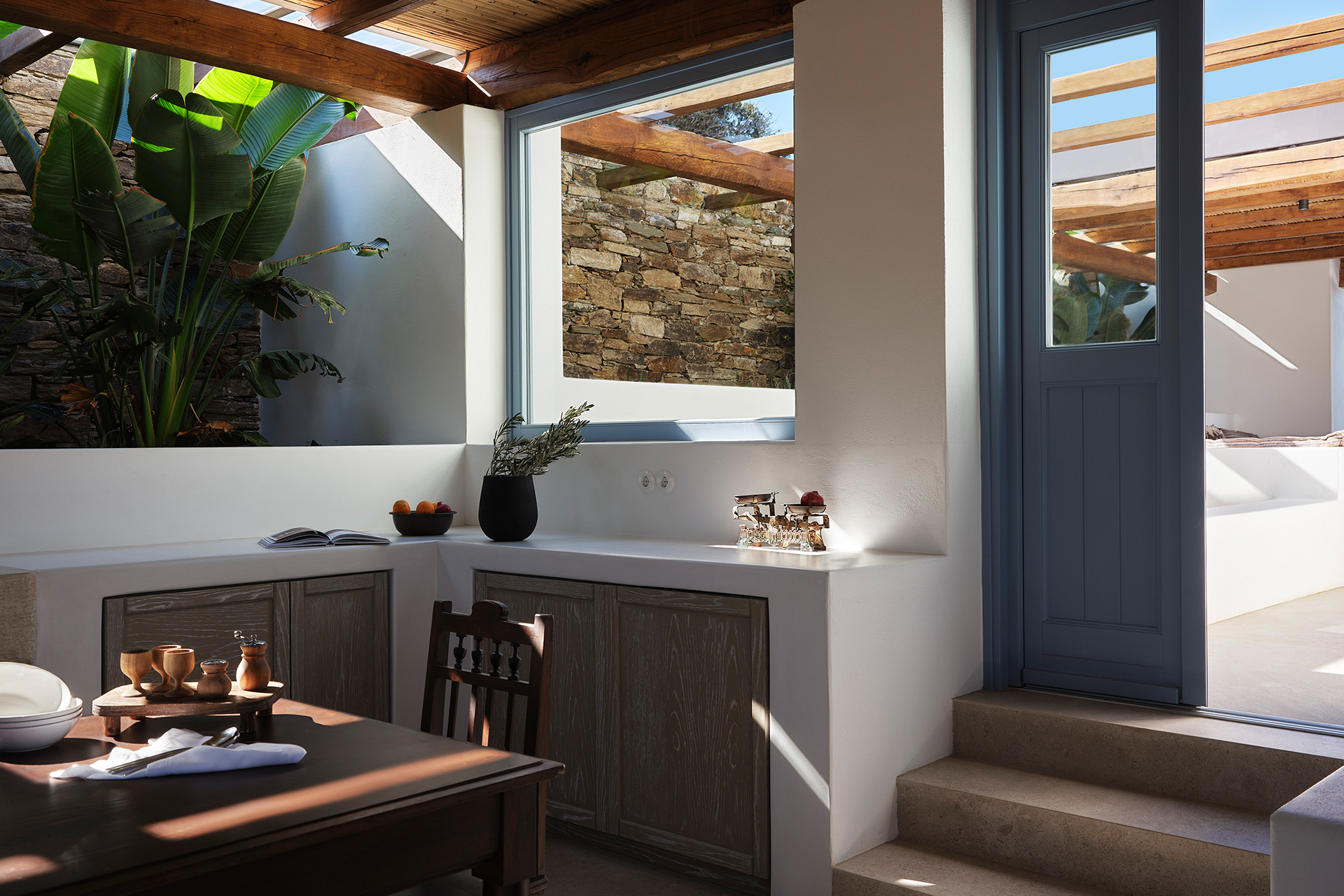ona_villa_ios-greece_interior-kitchen.jpg