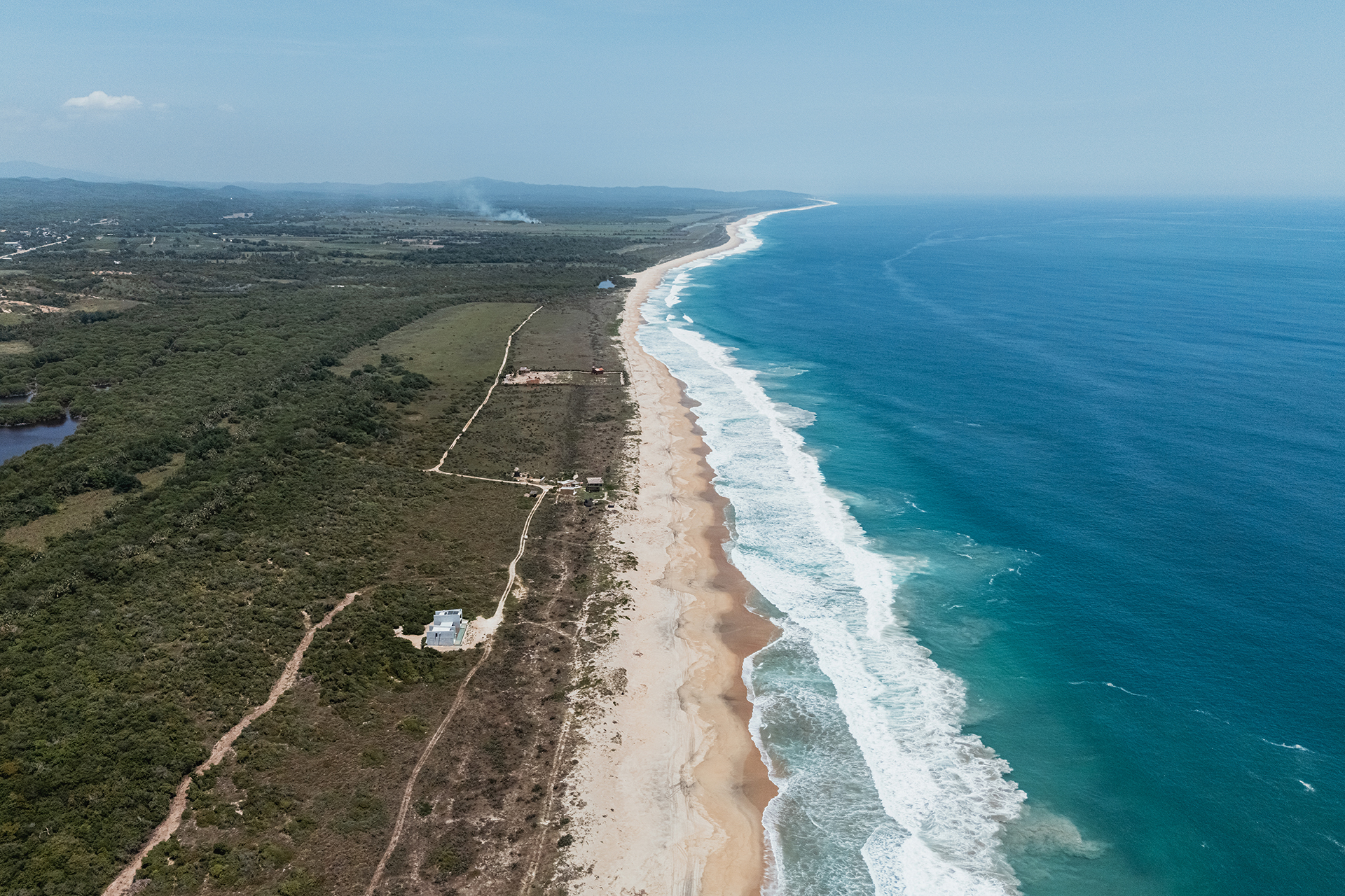 tropical-brutalist-oceanfront-villa_villa_oaxaca-mexico_exterior.jpg