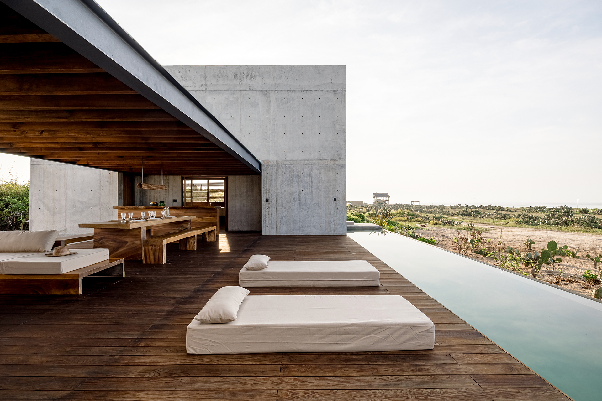 tropical-brutalist-oceanfront-villa_villa_oaxaca-mexico_exterior-design.jpg