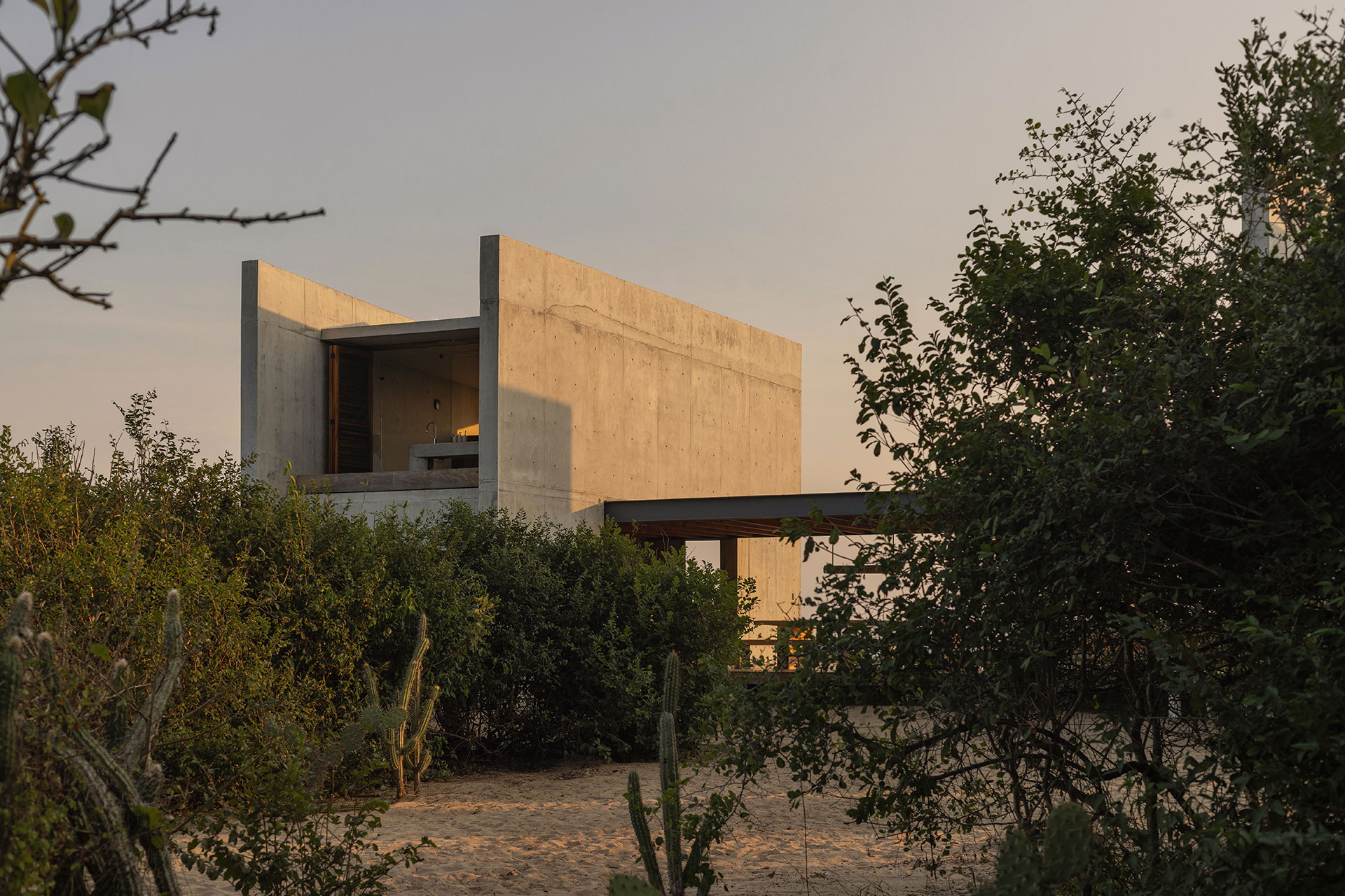 tropical-brutalist-oceanfront-villa_villa_oaxaca-mexico_exterior-facade-detail.jpg