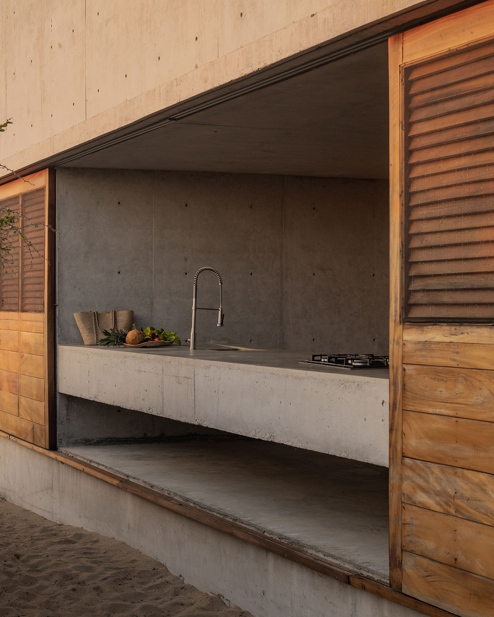 tropical-brutalist-oceanfront-villa_villa_oaxaca-mexico_exterior-kitchen-space.jpg
