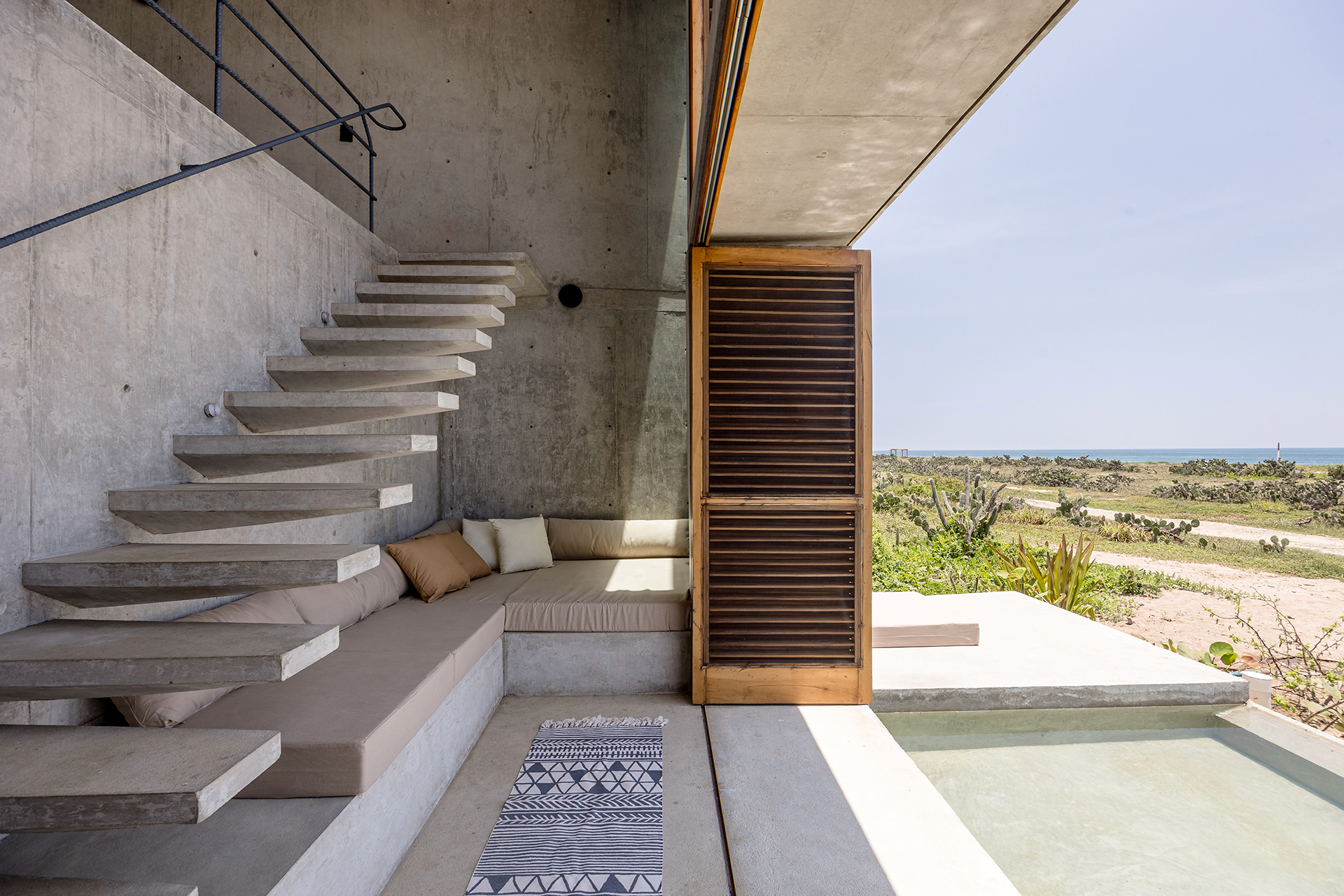 tropical-brutalist-oceanfront-villa_villa_oaxaca-mexico_exterior-space.jpg