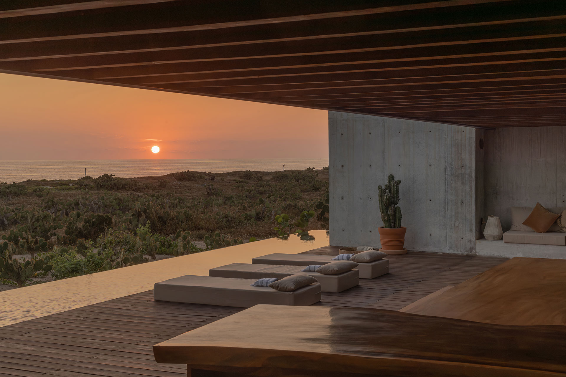 tropical-brutalist-oceanfront-villa_villa_oaxaca-mexico_exterior-sunset.jpg