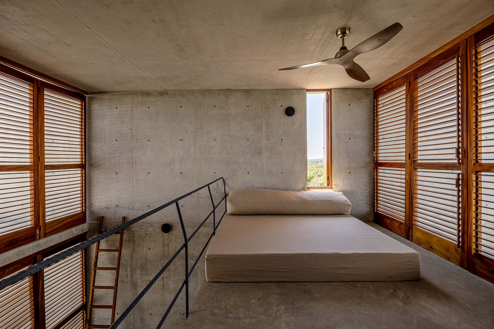 tropical-brutalist-oceanfront-villa_villa_oaxaca-mexico_interior-design.jpg