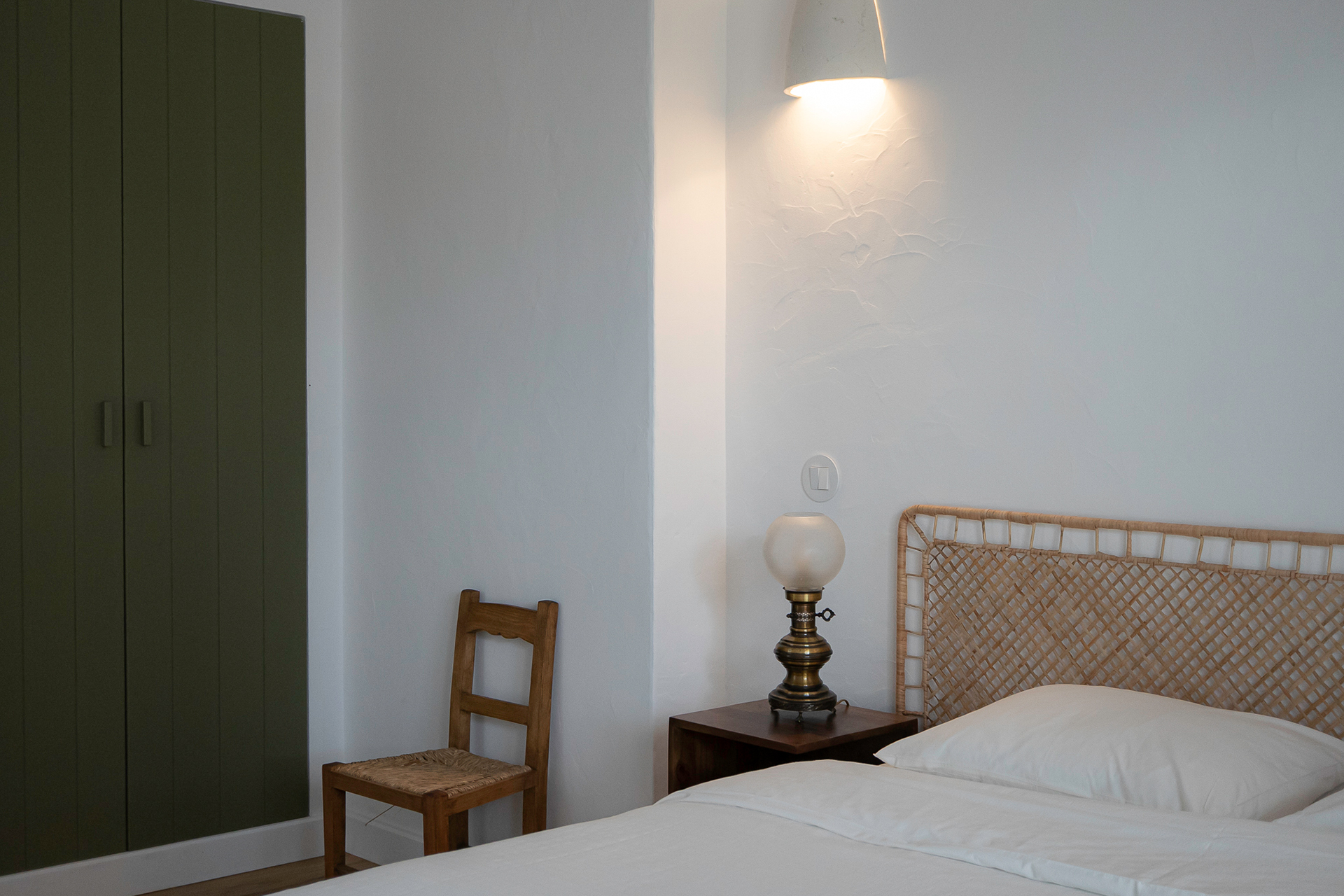 casa-das-oliveiras_villa_melides-setubal-portugal_interior-bed.jpg
