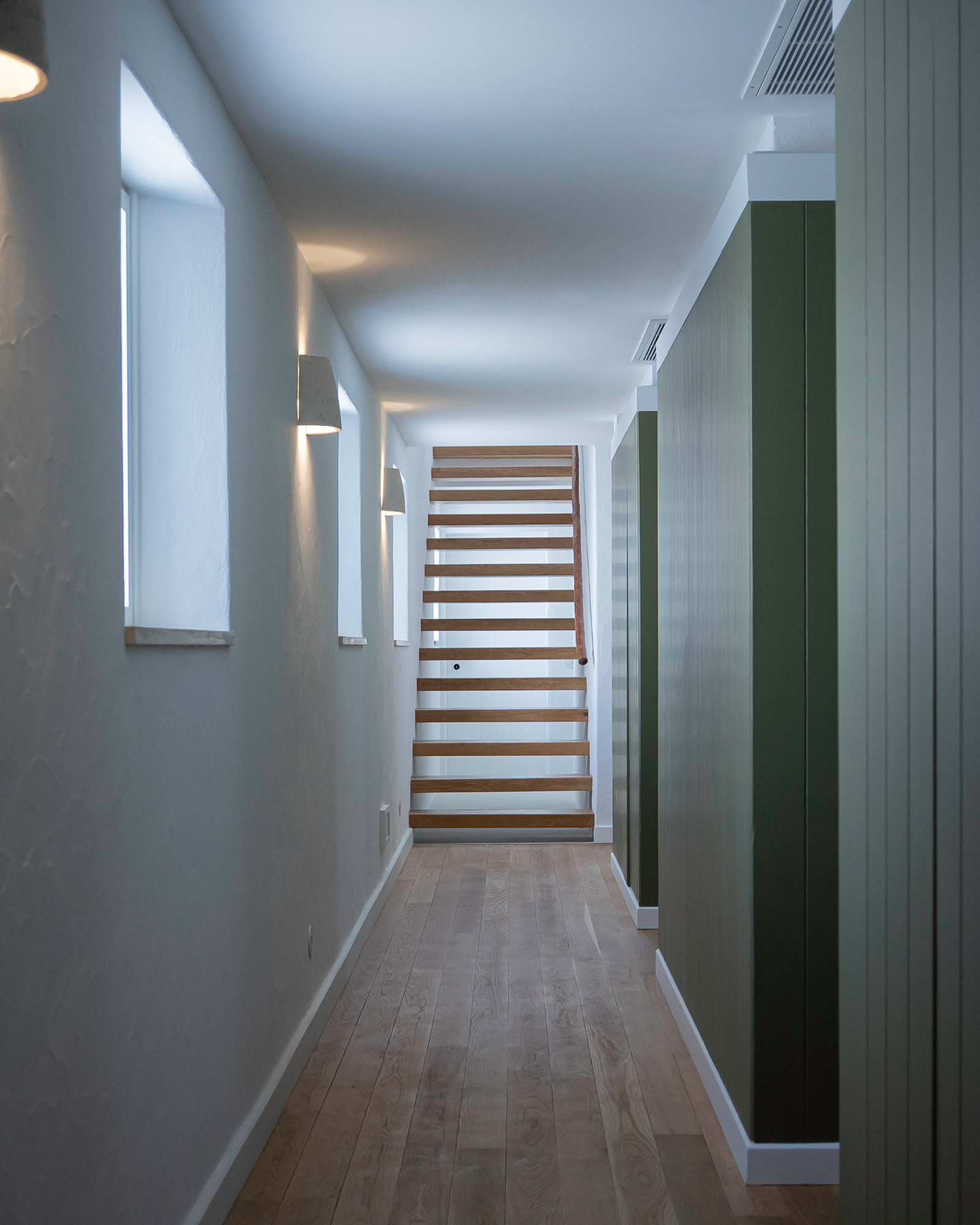 casa-ds-oliveiras_villa_melides-setubal-portugal_interior-stairs.jpg