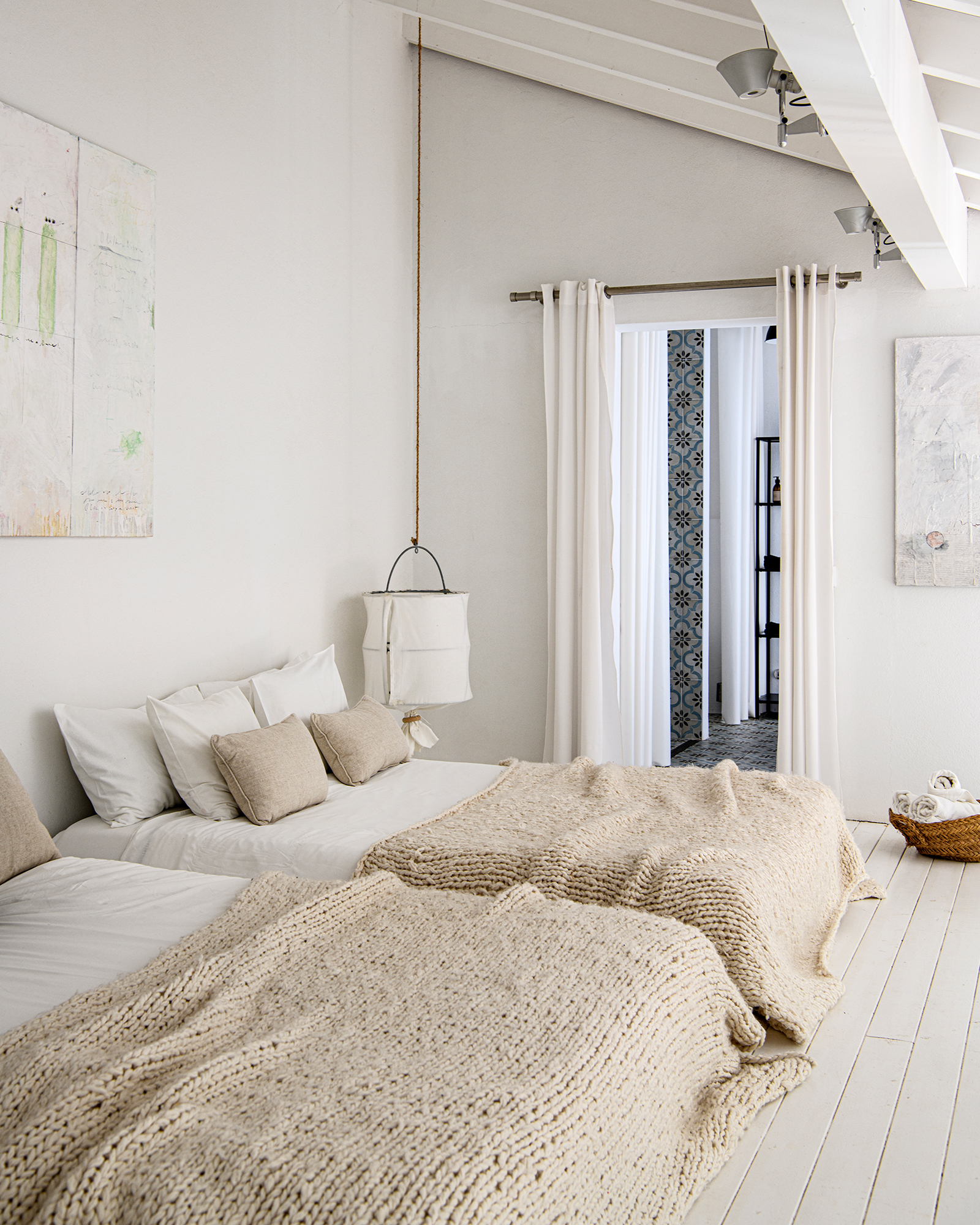 ampersand-residence_townhouse_faro-portugal_interior-bedroom-design.jpg