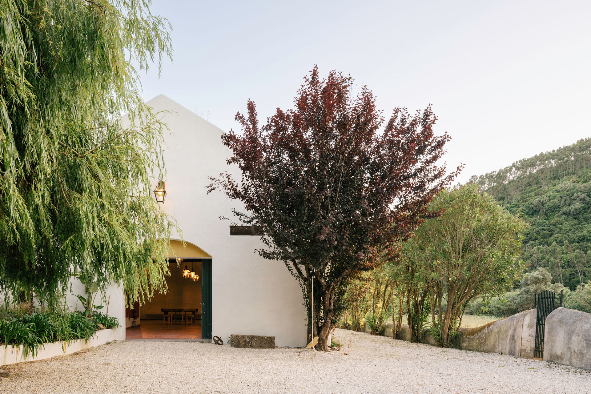 quinta-da-vespeira_farmhouse_lisbon-portugal_exterior-facade.jpg
