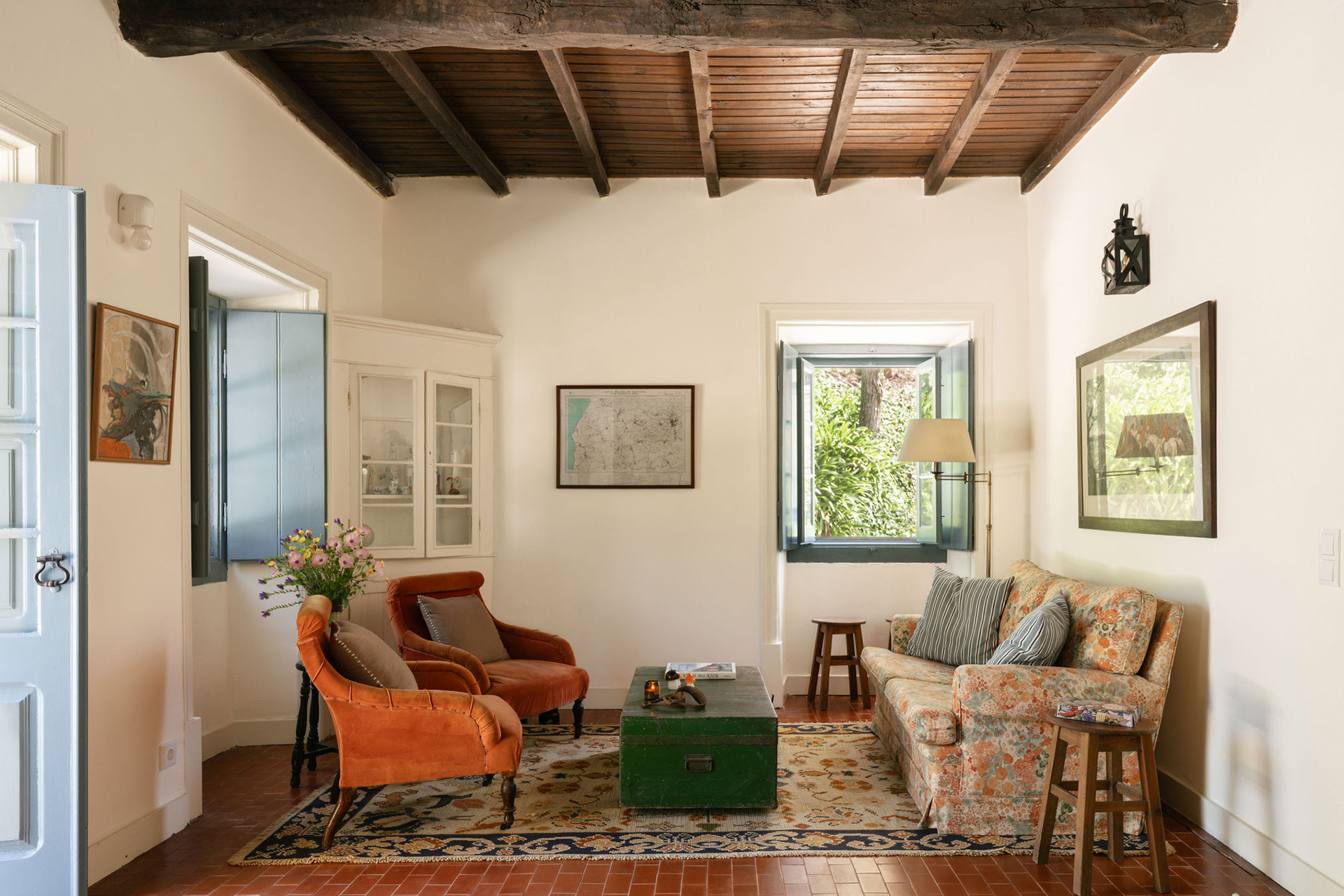 quinta-da-vespeira_farmhouse_lisbon-portugal_interior.jpg