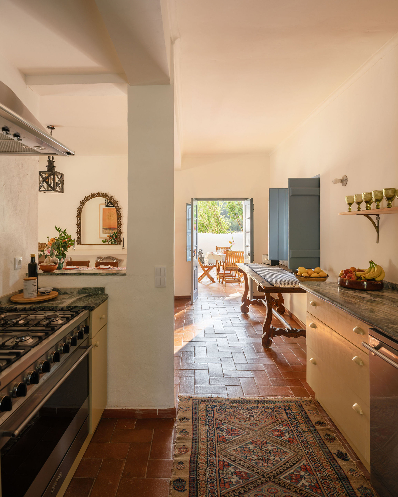 quinta-da-vespeira_farmhouse_lisbon-portugal_interior-kitchen.jpg