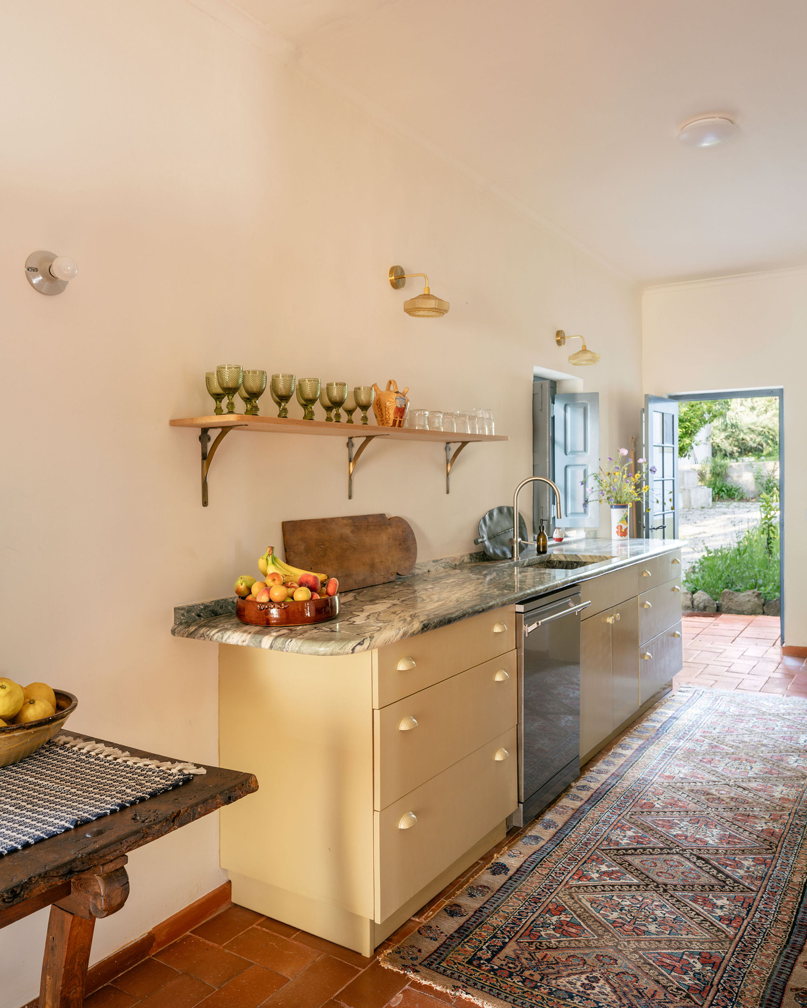 quinta-da-vespeira_farmhouse_lisbon-portugal_interior-kitchen-design.jpg