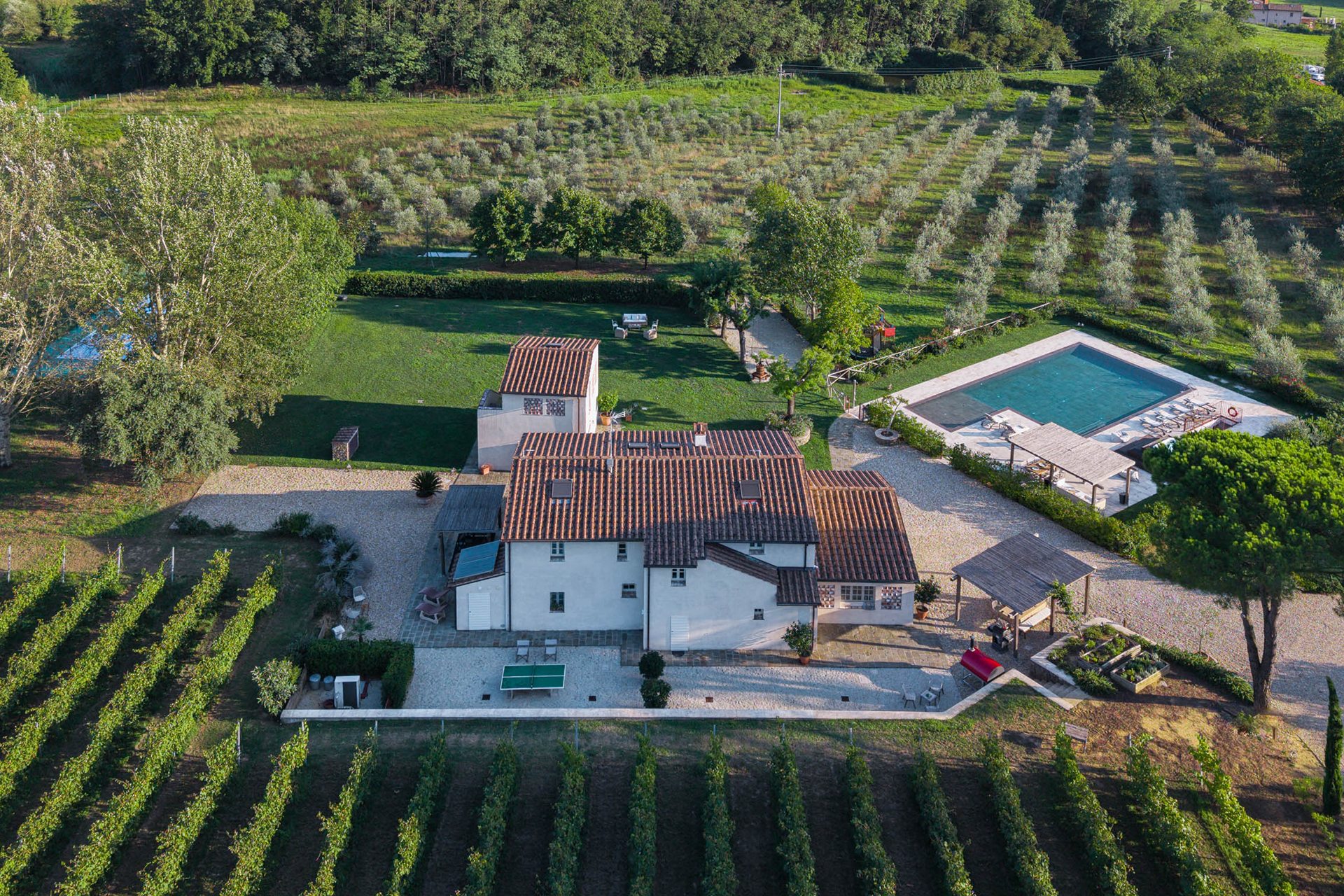 villa-gamberaio_villa_tuscany-italy_exterior-drone-view.jpg