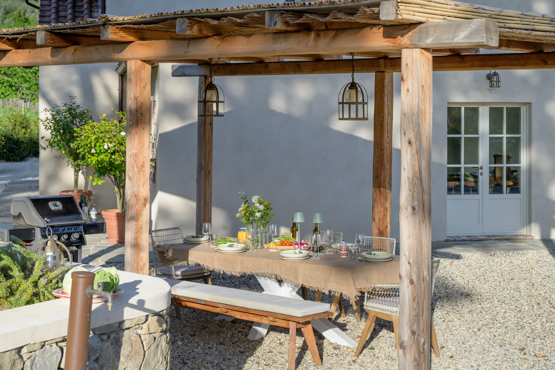 villa-gamberaio_villa_tuscany-italy_exterior-table.jpg