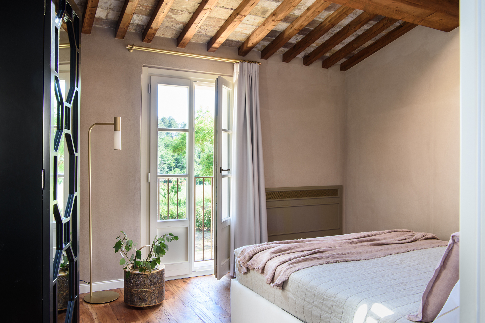 villa-gamberaio_villa_tuscany-italy_interior-bedroom-view.jpg