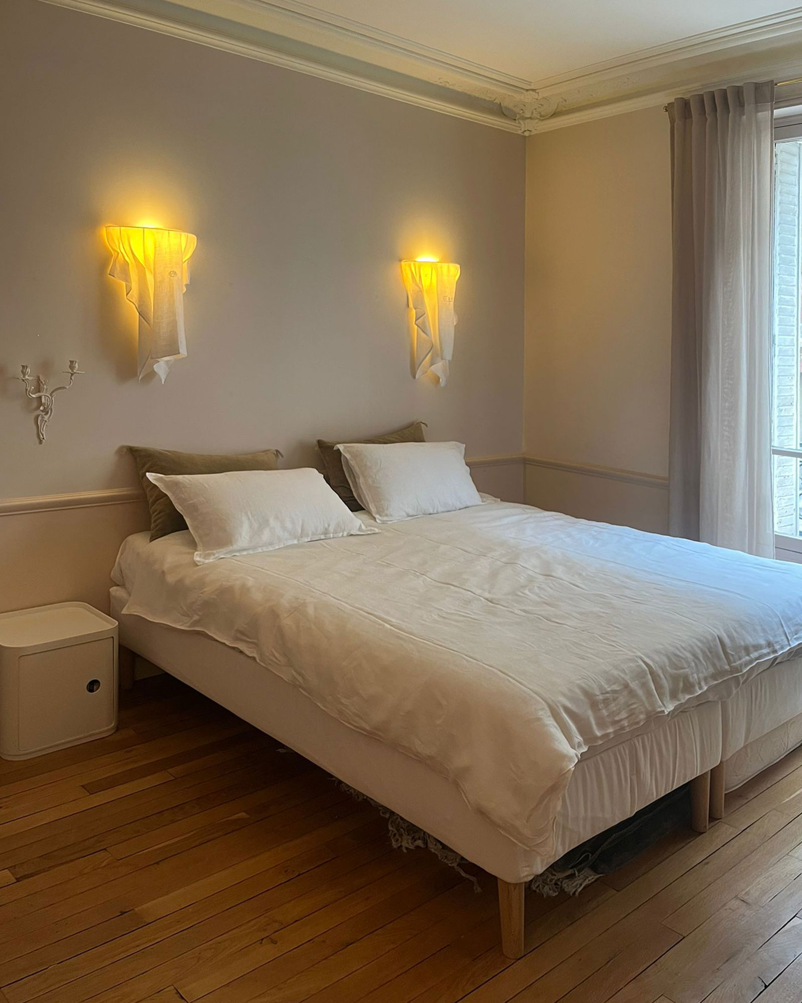34-rue-louise-emilie_apartment_paris-france_interior-bed-room1-bed.jpg
