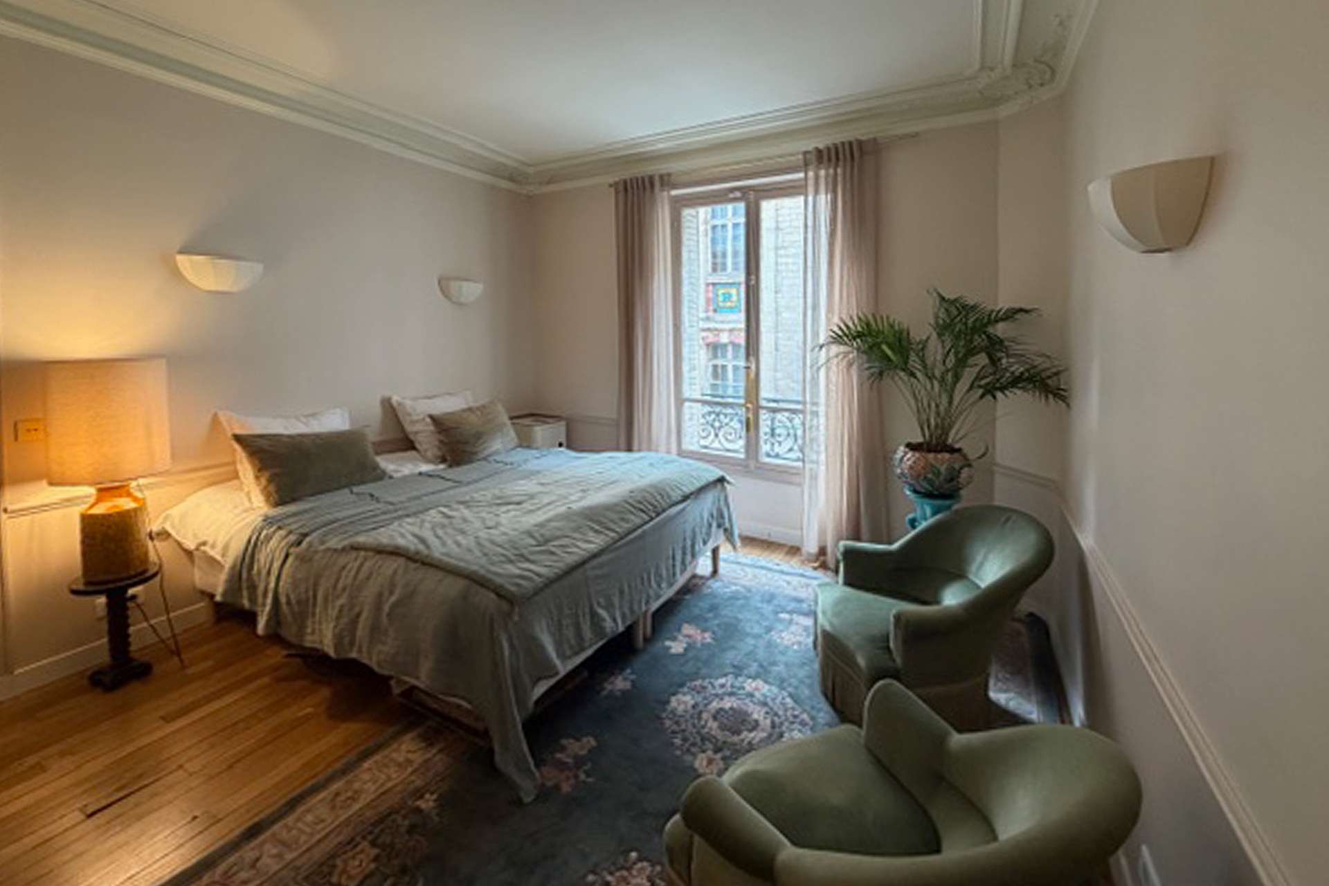 34-rue-louise-emilie_apartment_paris-france_interior-bedroom.jpg
