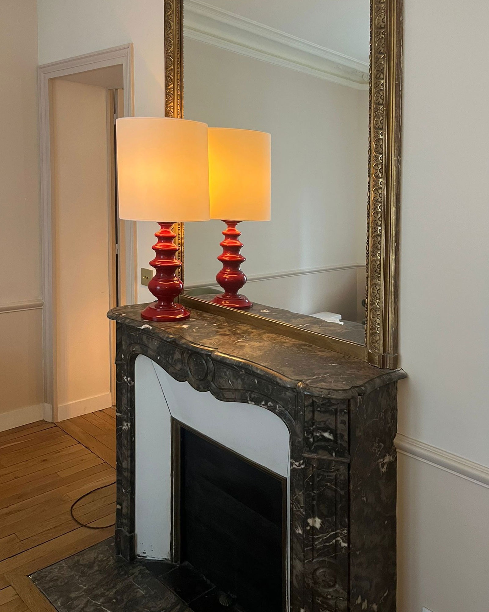 34-rue-louise-emilie_apartment_paris-france_interior-bedroom2-chimney.jpg