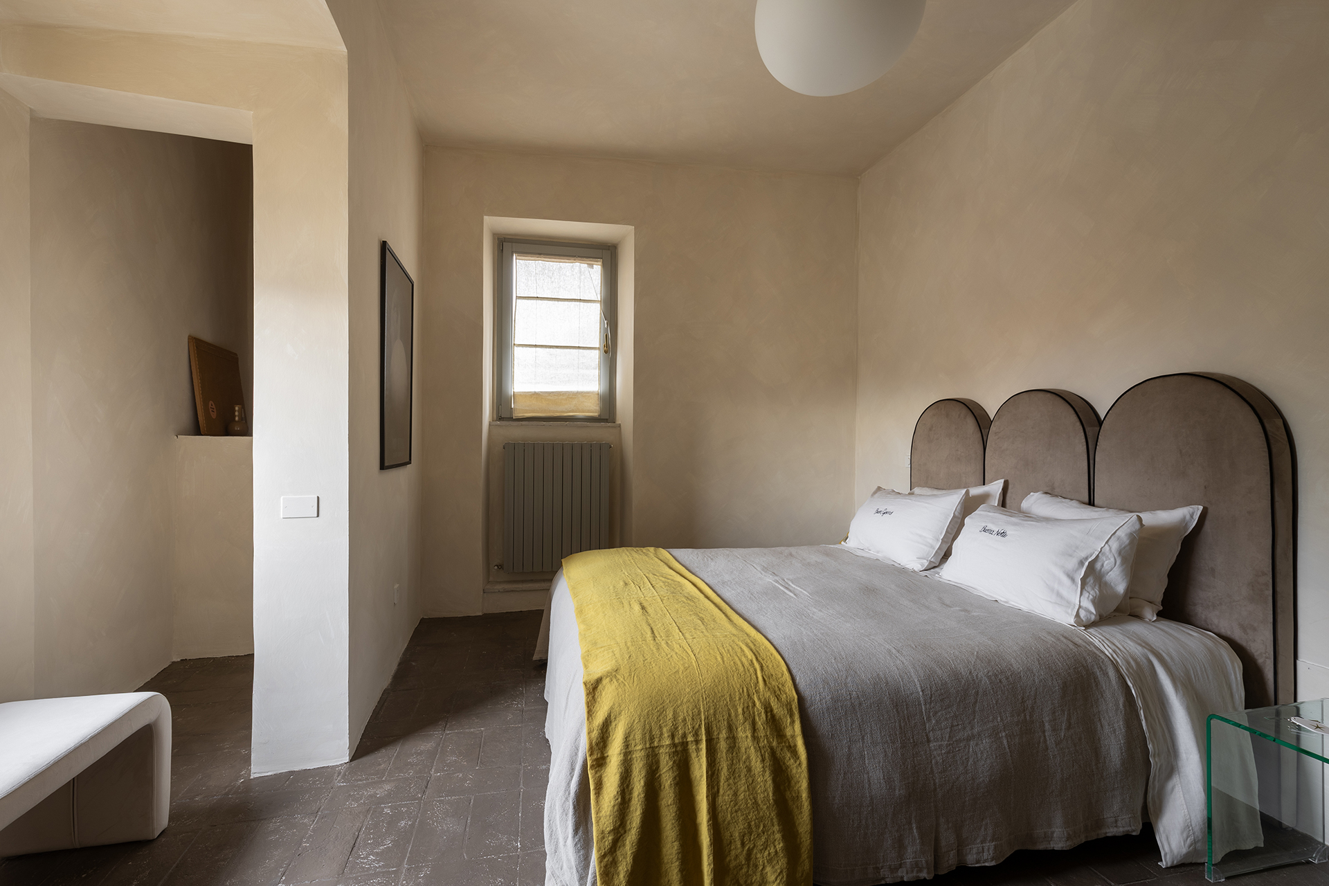 la-torre_apartment_umbria-italy_interior-bed-room.jpg