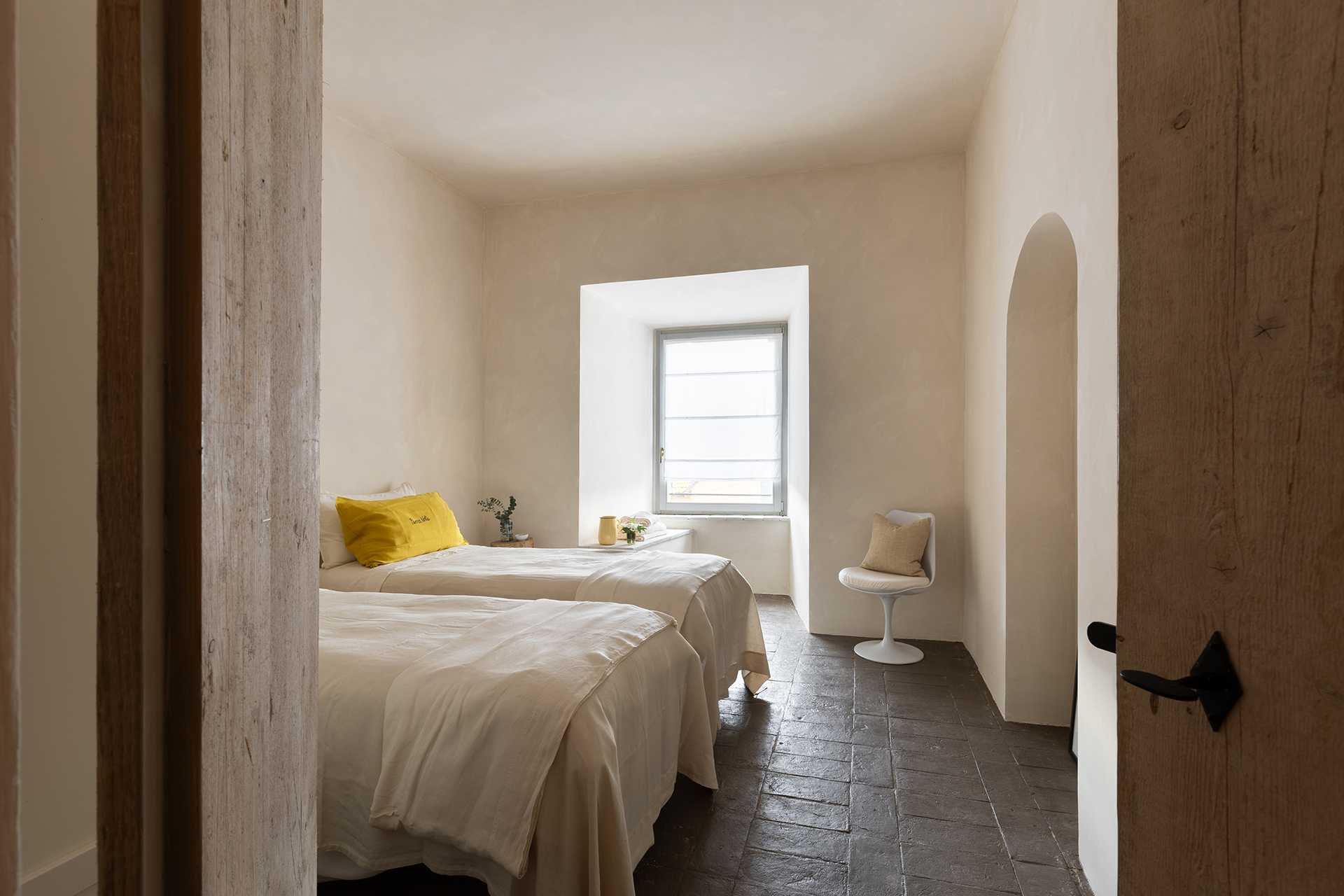 la-torre_apartment_umbria-italy_interior-bedroom-space.jpg