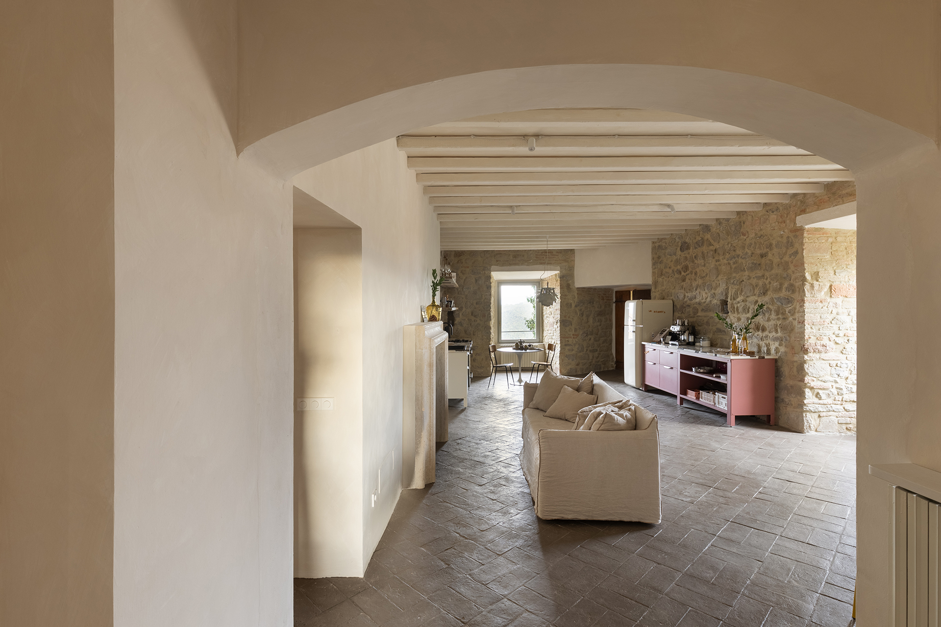la-torre_apartment_umbria-italy_interior-space.jpg