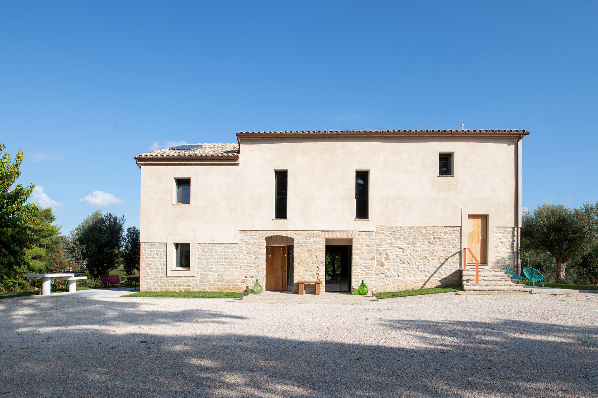 casa-fugiano_farmhouse_marche-italy_exterior.jpg
