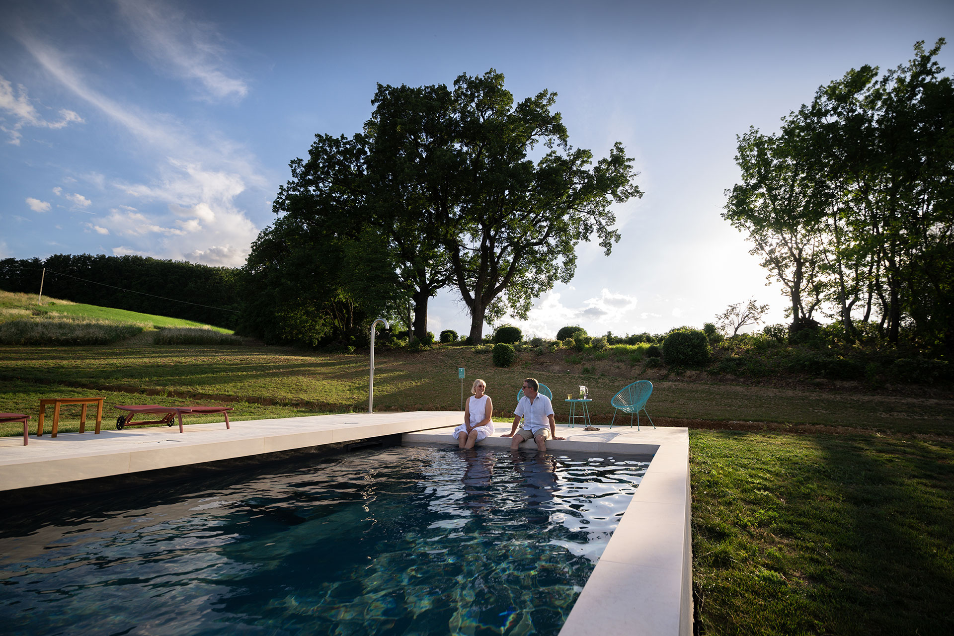 casa-fugiano_farmhouse_marche-italy_exterior-pool.jpg