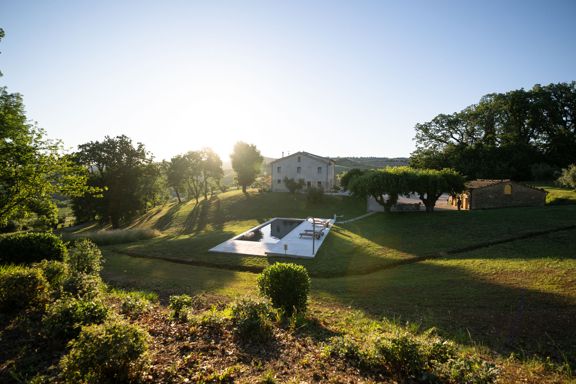 casa-fugiano_farmhouse_marche-italy_exterior-space.jpg