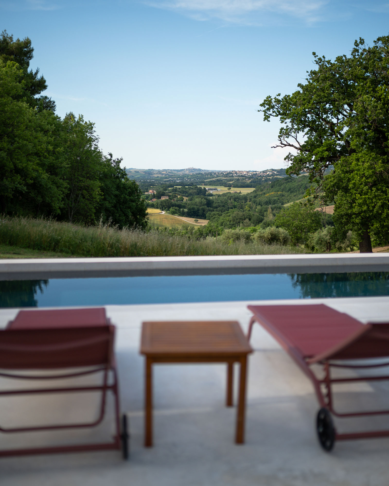 casa-fugiano_farmhouse_marche-italy_exterior-view.jpg