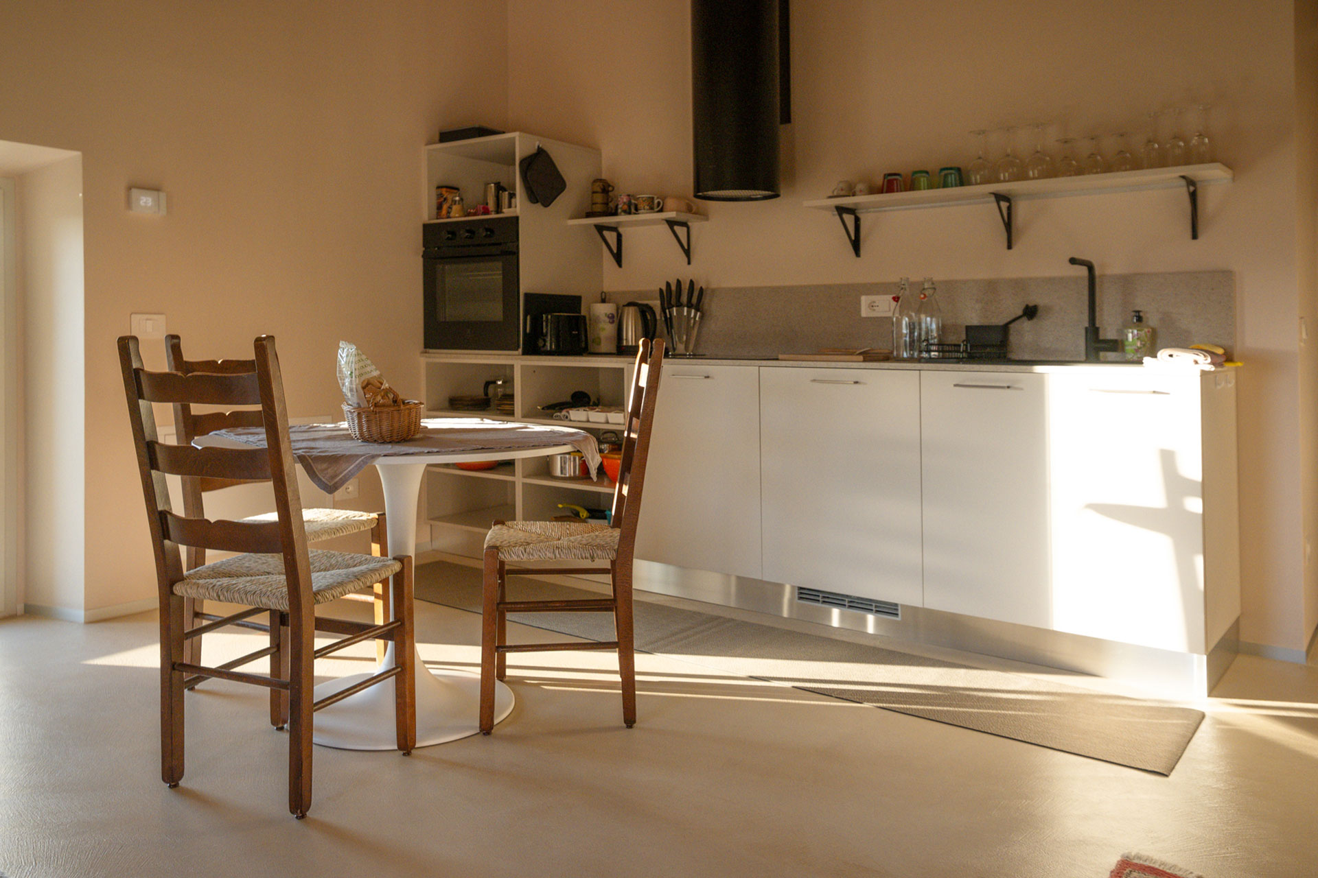 casa-fugiano_farmhouse_marche-italy_interior-kitchen.jpg