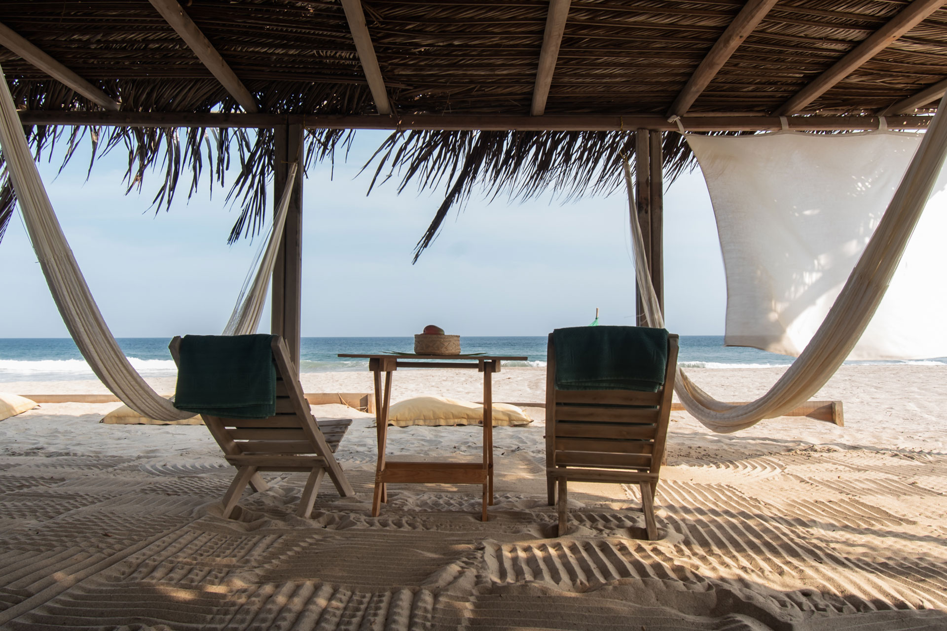 el-palmar_villa_oaxaca-mexico_exterior-beach-chairs-view.jpg