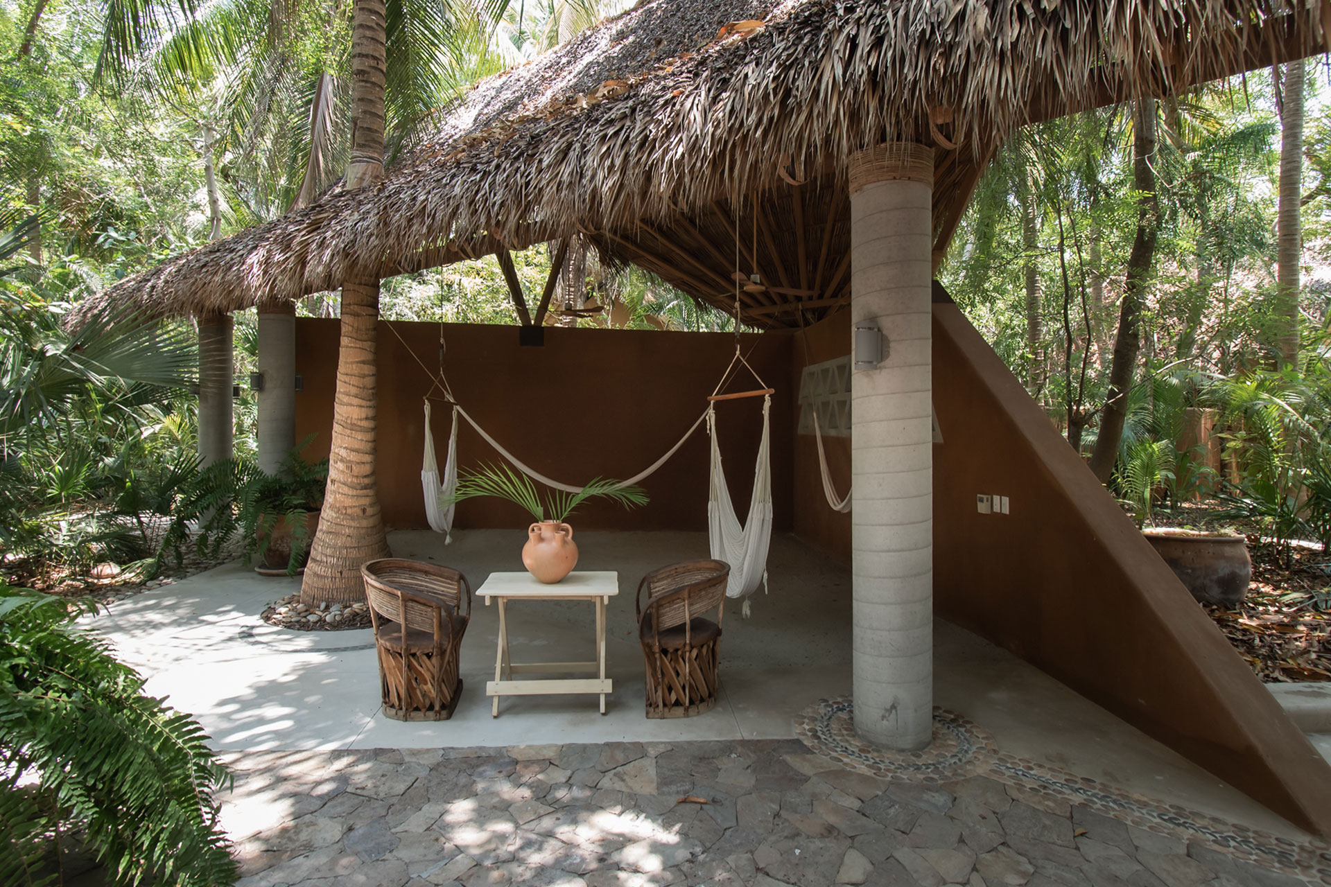 el-palmar_villa_oaxaca-mexico_exterior-chairs.jpg
