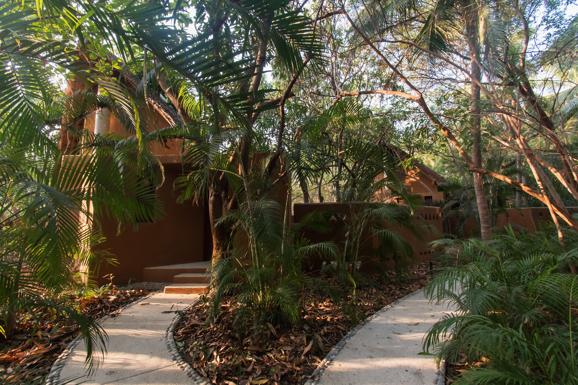 el-palmar_villa_oaxaca-mexico_exterior-paths.jpg