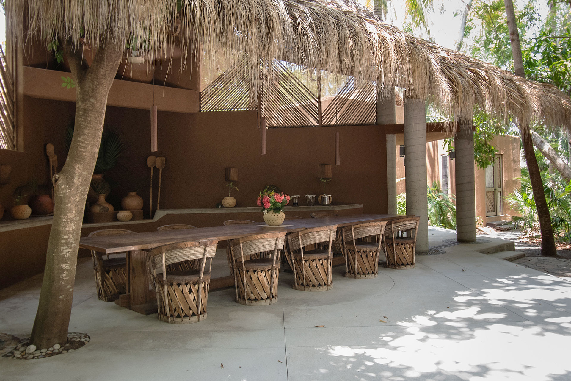 el-palmar_villa_oaxaca-mexico_exterior-table-design.jpg