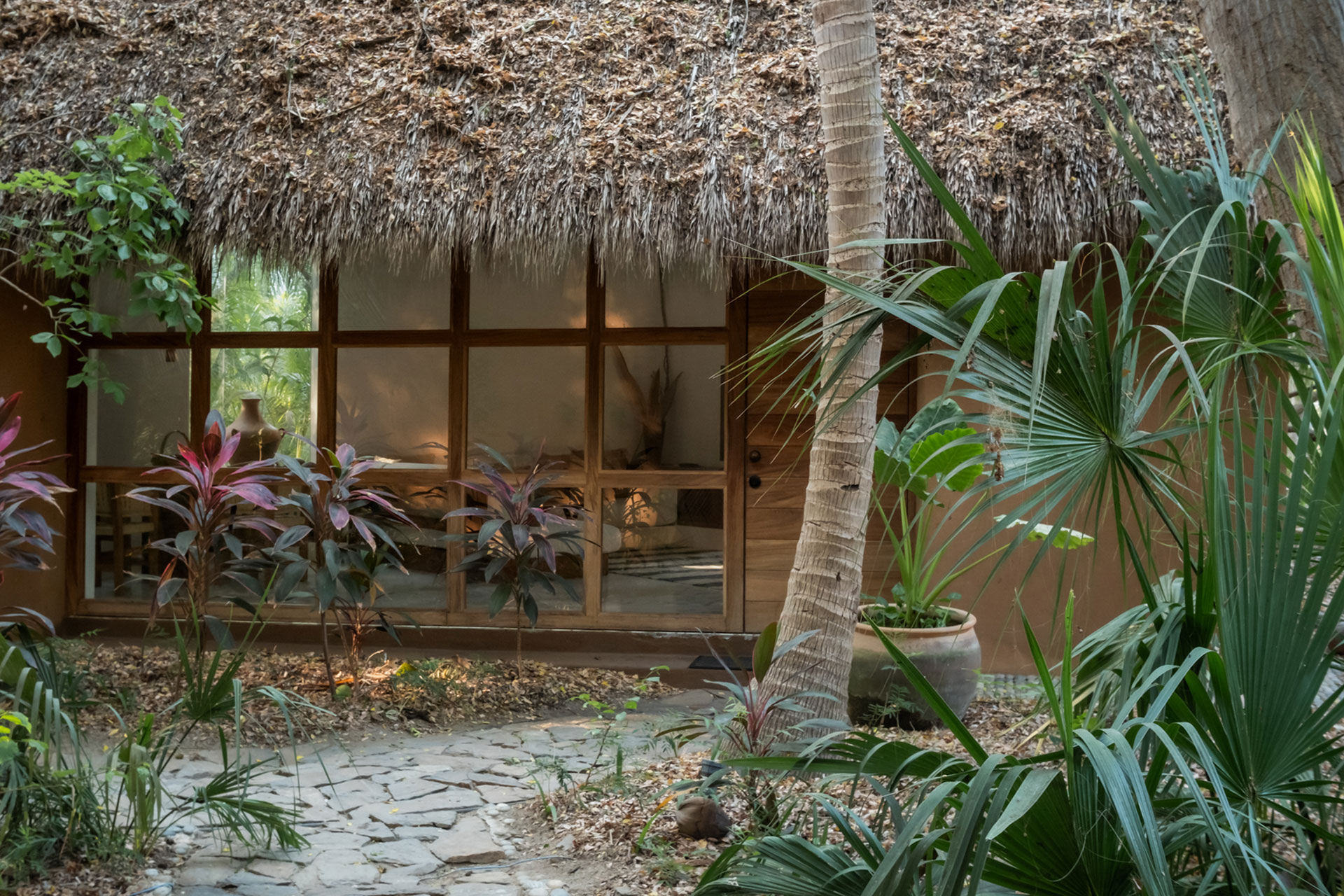 el-palmar_villa_oaxaca-mexico_exterior-windows.jpg