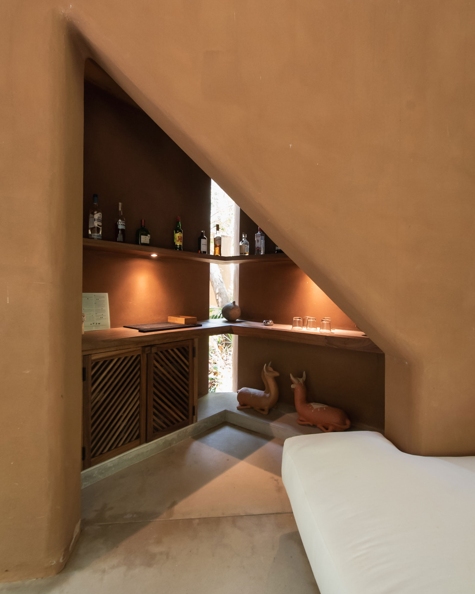 el-palmar_villa_oaxaca-mexico_interior-licor.jpg