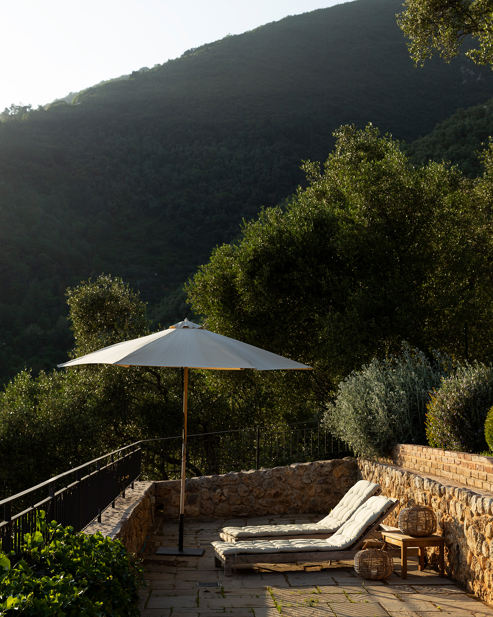 villa-tomeoni_farmhouse_tuscany-italy_exterior-design-view.jpg