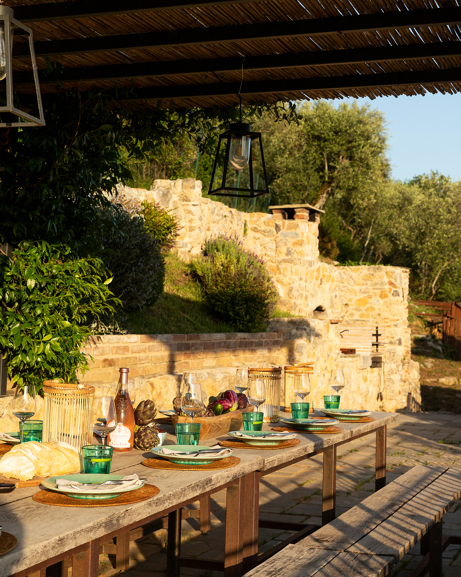 villa-tomeoni_farmhouse_tuscany-italy_exterior-table.jpg