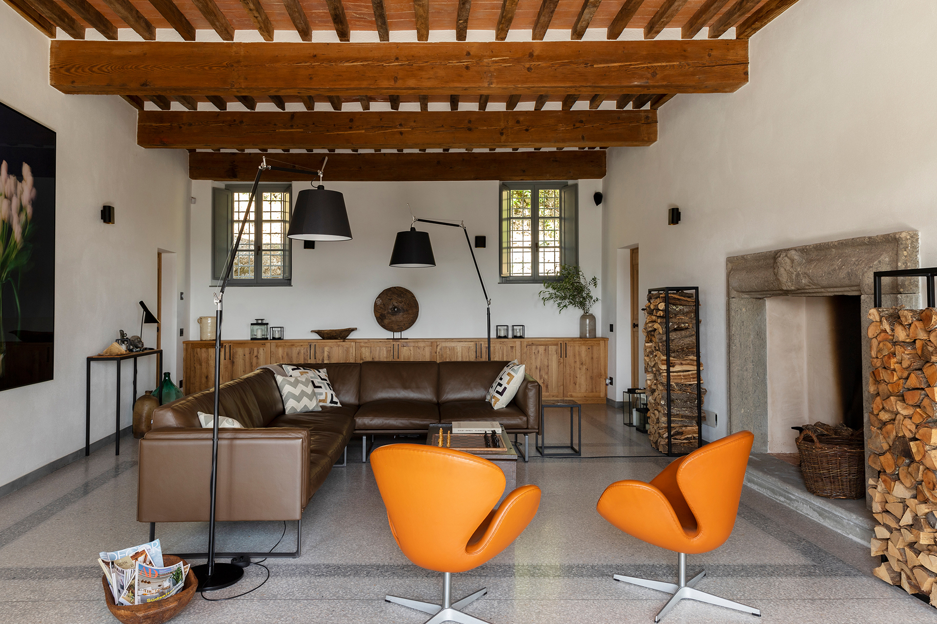 villa-tomeoni_farmhouse_tuscany-italy_interior.jpg