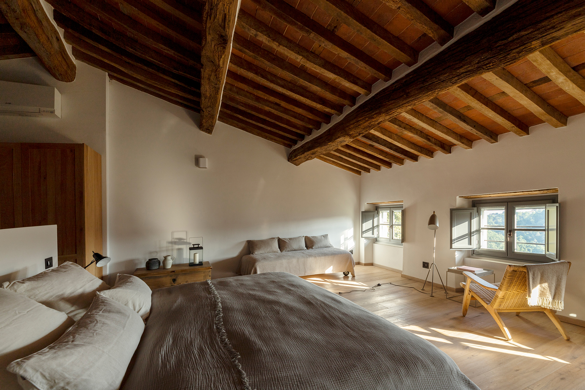 villa-tomeoni_farmhouse_tuscany-italy_interior-bedroom.jpg