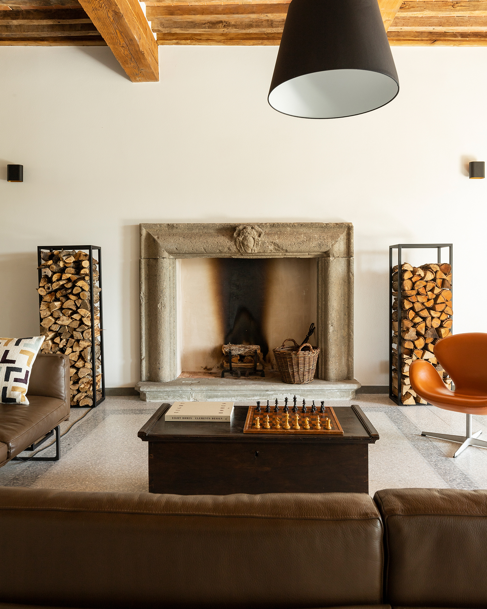 villa-tomeoni_farmhouse_tuscany-italy_interior-chimney.jpg