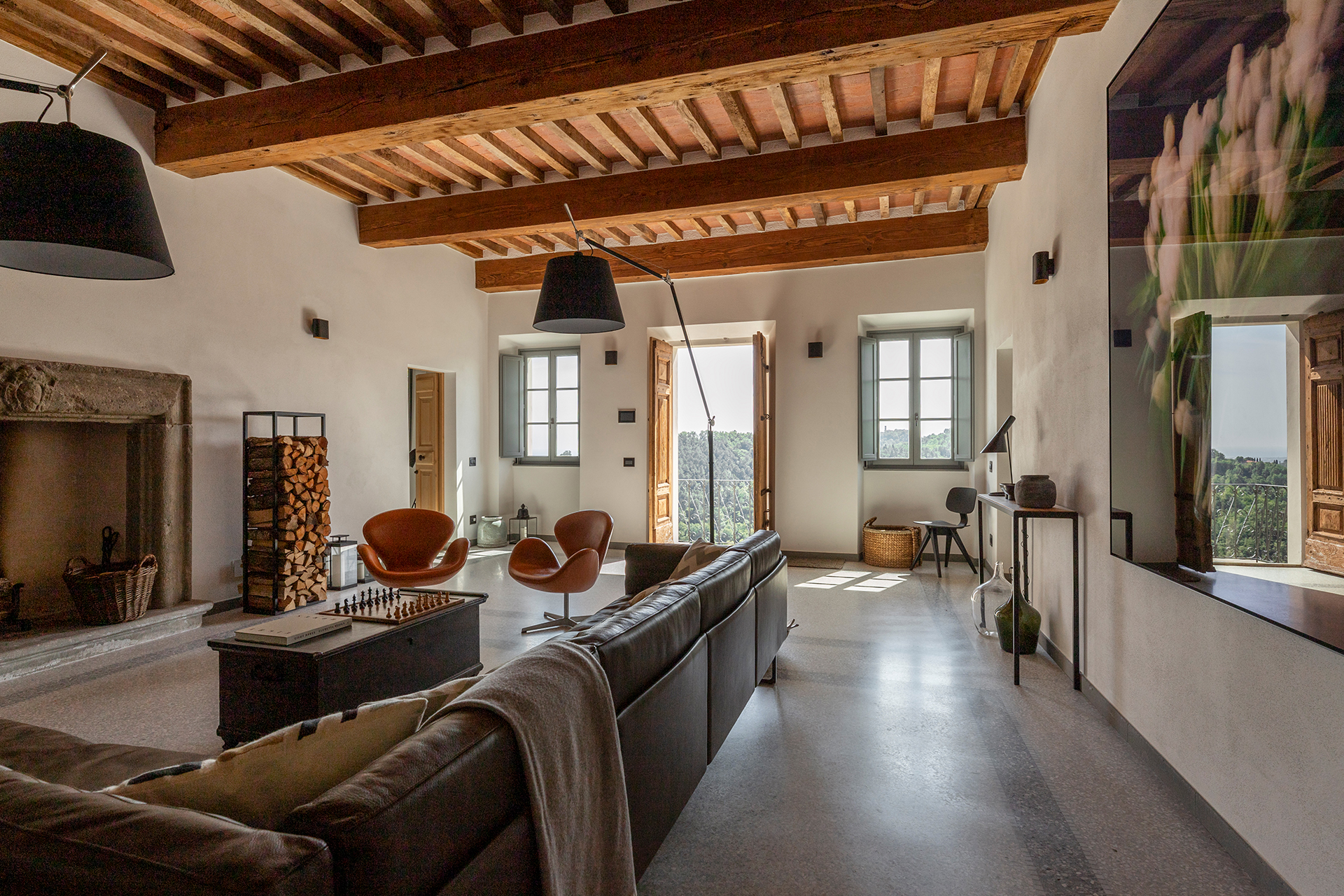 villa-tomeoni_farmhouse_tuscany-italy_interior-design.jpg