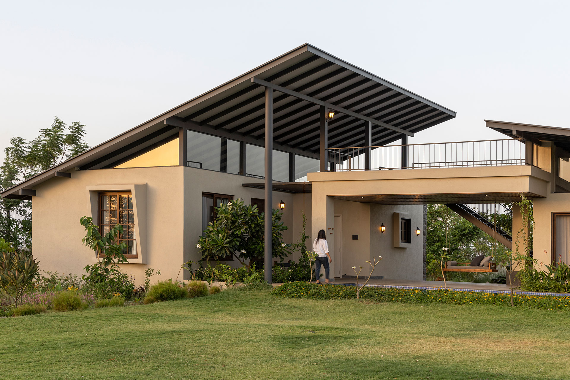 the-open-house-at-saukhya-farm_estate_Maharashtra-india_exterior-facade.jpg